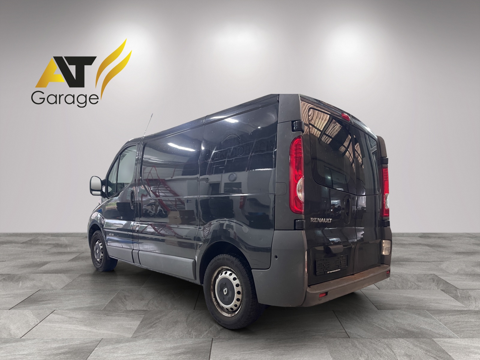 RENAULT Trafic 2.0 dCi 115 2.9t L1H1-image-3