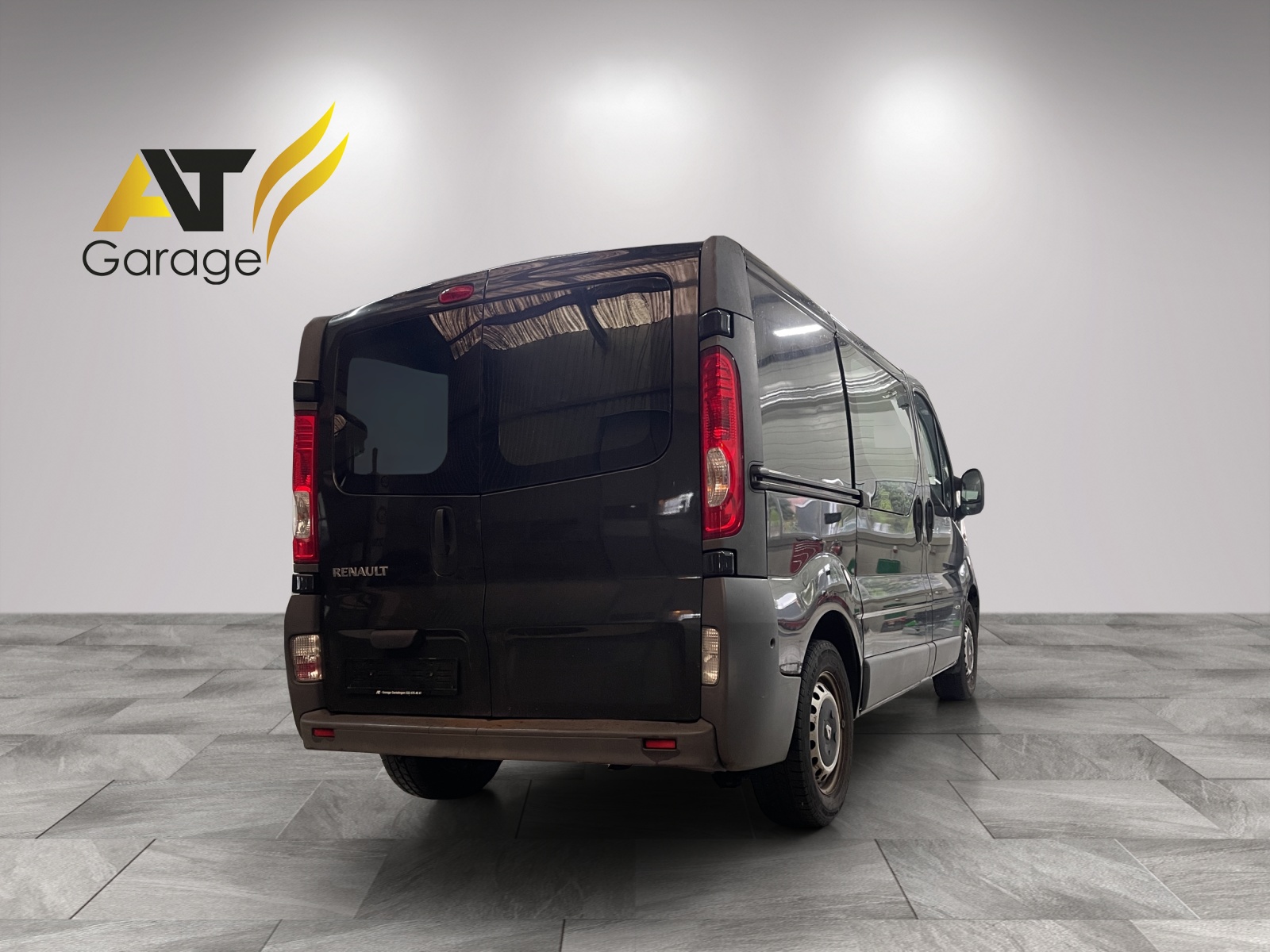RENAULT Trafic 2.0 dCi 115 2.9t L1H1-image-5