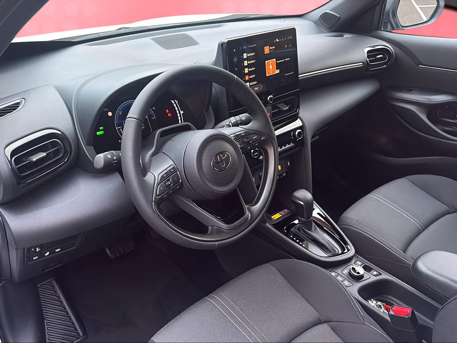 TOYOTA Yaris Cross 1.5 VVT-i HSD Trend AWD-i-image-4