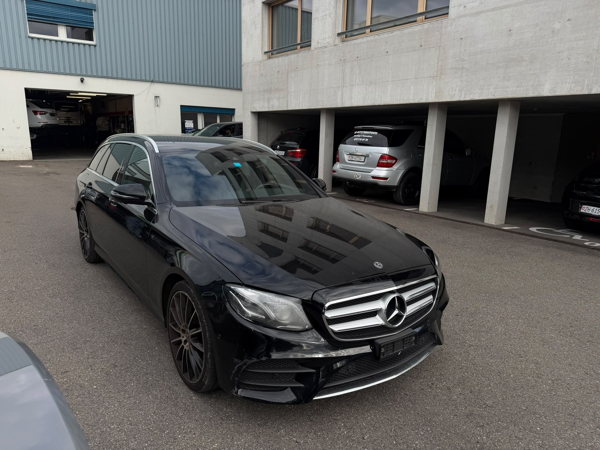 MERCEDES-BENZ E 220 d AMG Line 4Matic 9G-Tronic-image-1