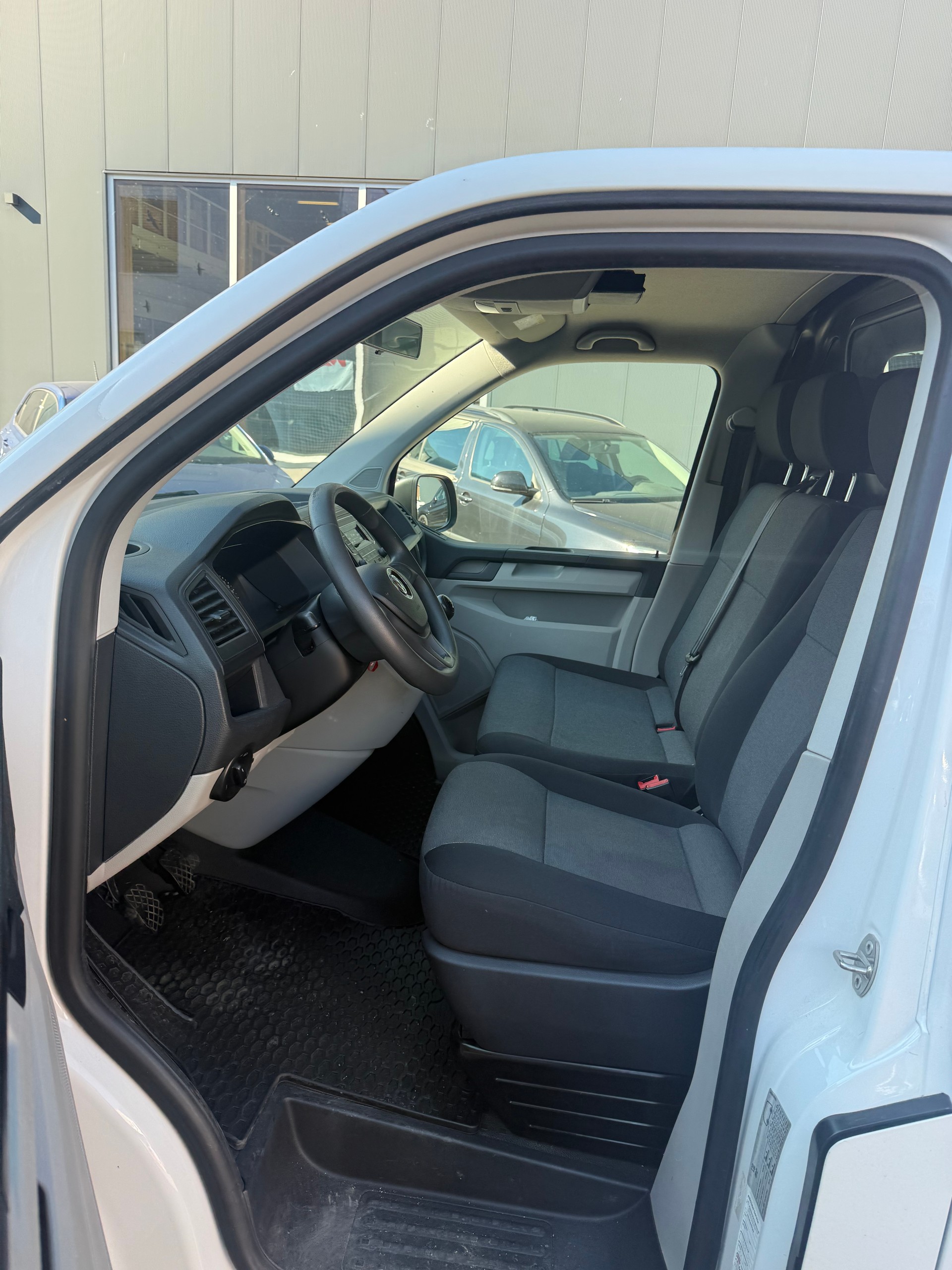 VW T6 2.0 TDI 4Motion-image-9