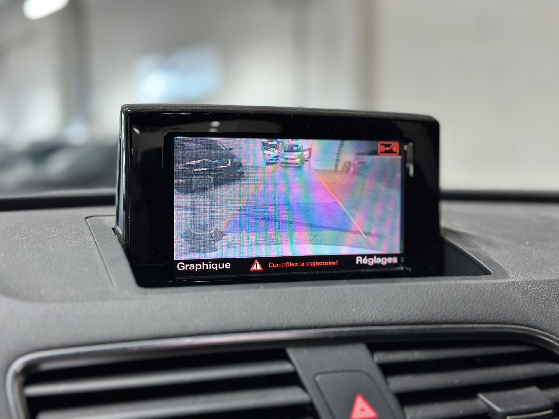 AUDI Q3 2.0 TFSI quattro S-tronic-image-9