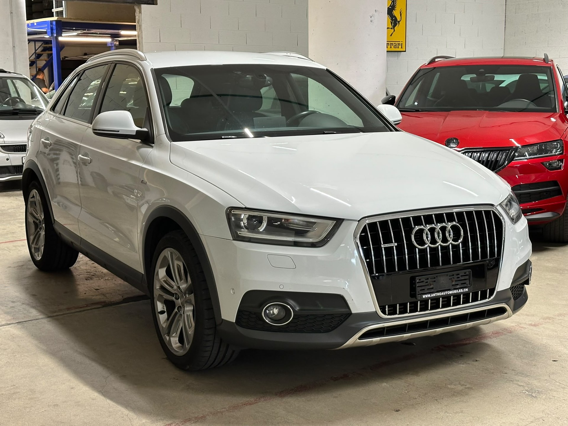 AUDI Q3 2.0 TFSI quattro S-tronic-image-1