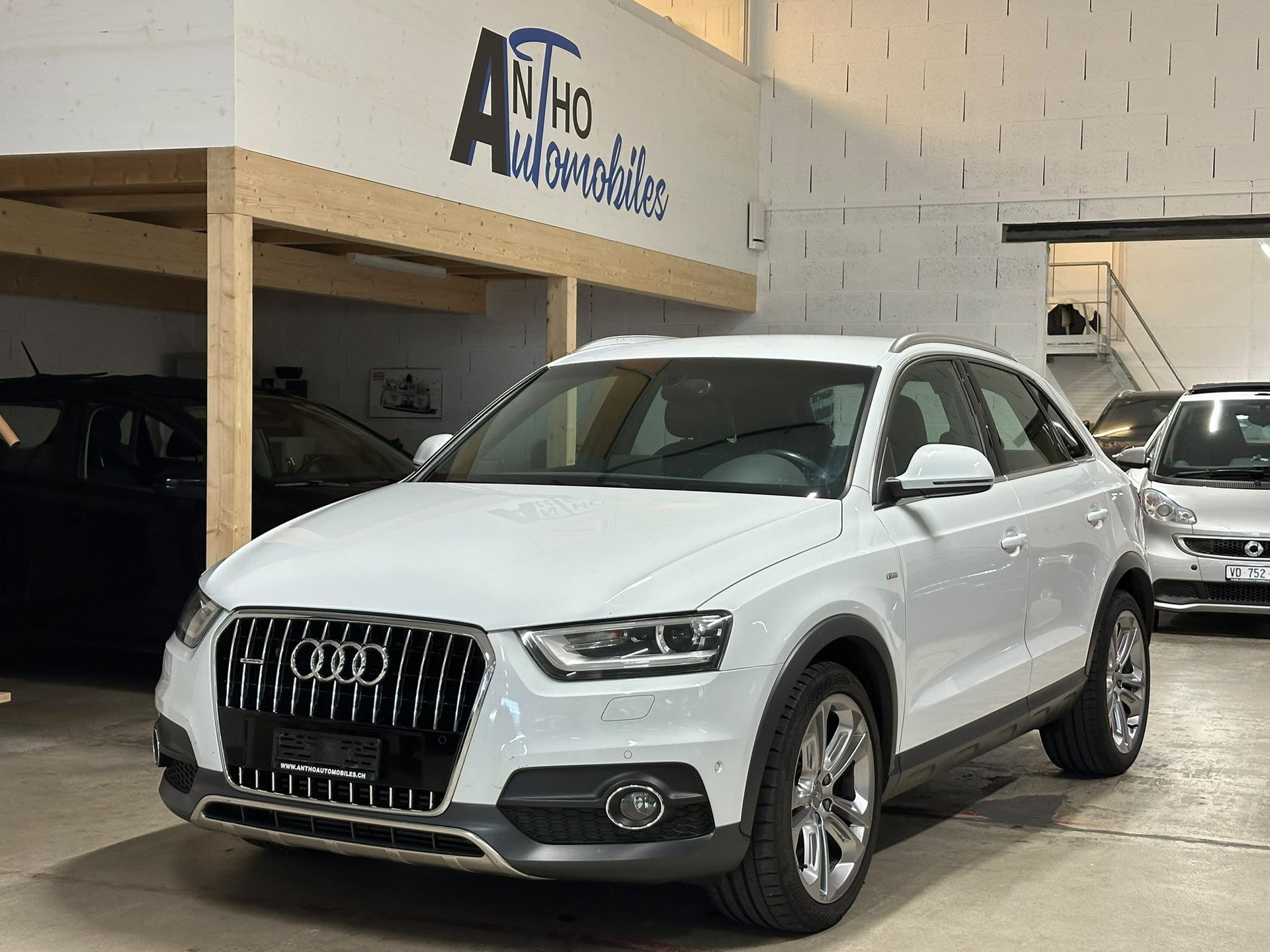 AUDI Q3 2.0 TFSI quattro S-tronic-image-0