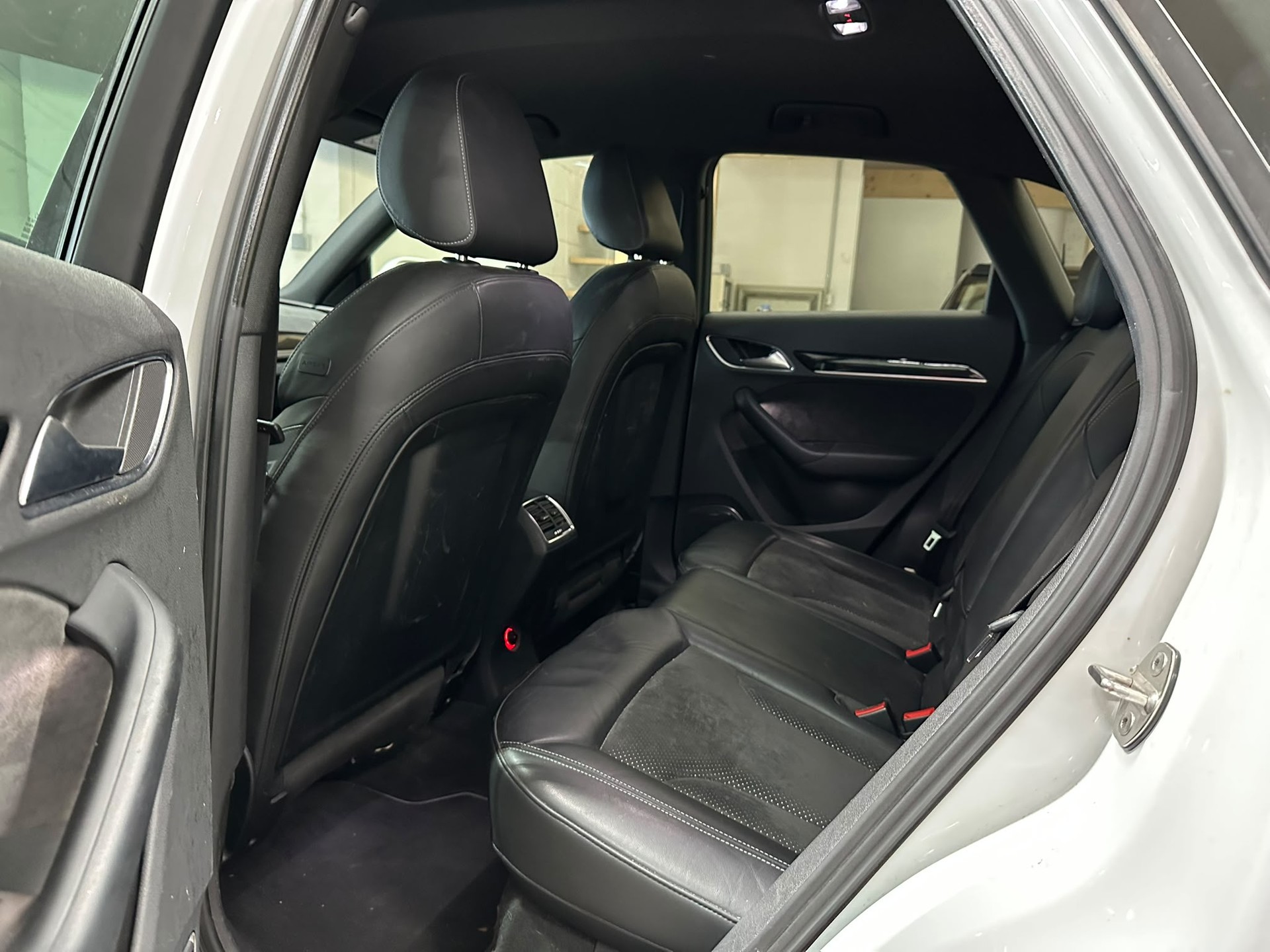 AUDI Q3 2.0 TFSI quattro S-tronic-image-7