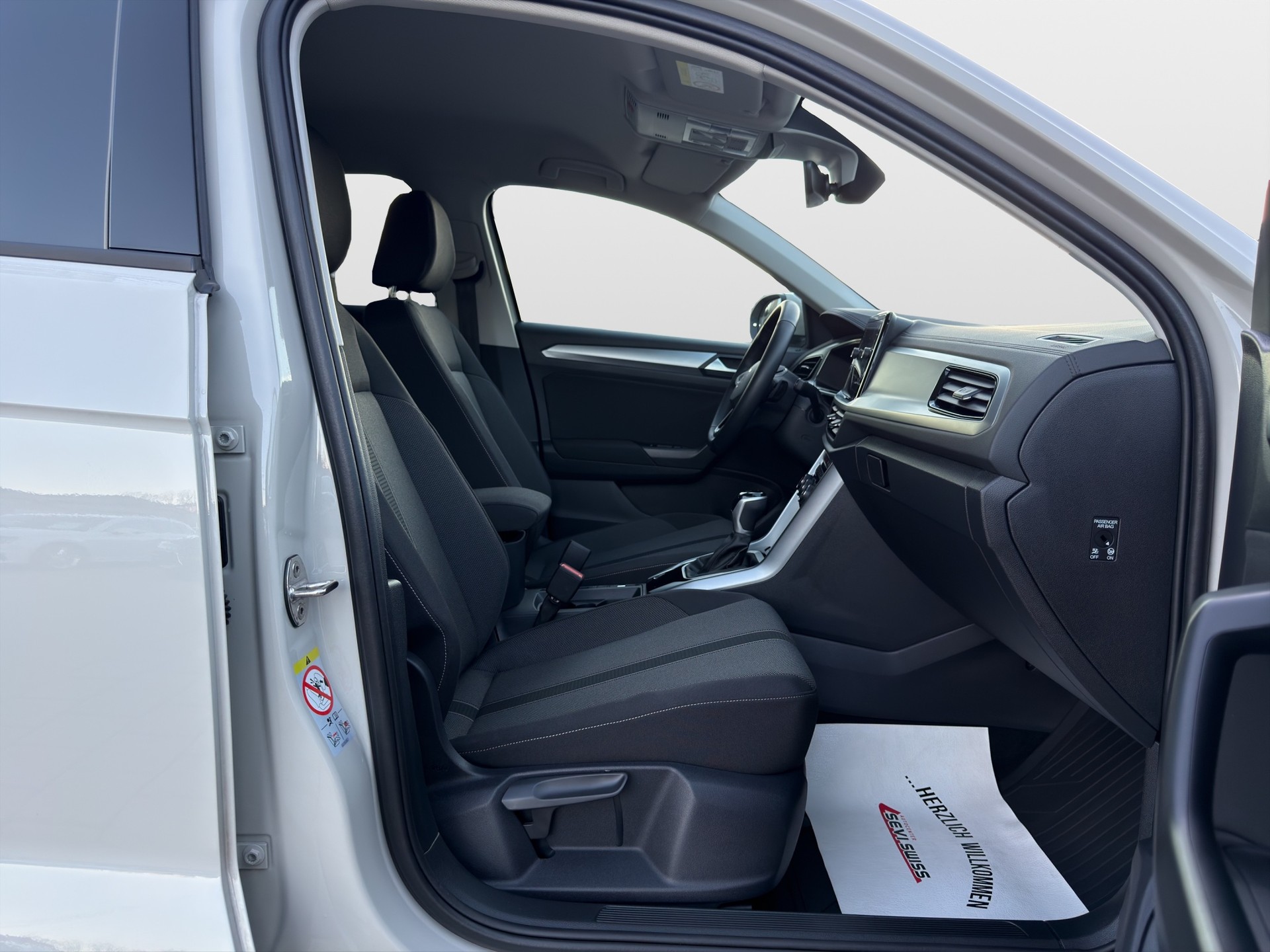 VW T-Roc 1.5 TSI EVO Life United DSG*Ab MFK,1 Jahr oder 20'000km Garantie auf Motor und Getriebe*-image-14