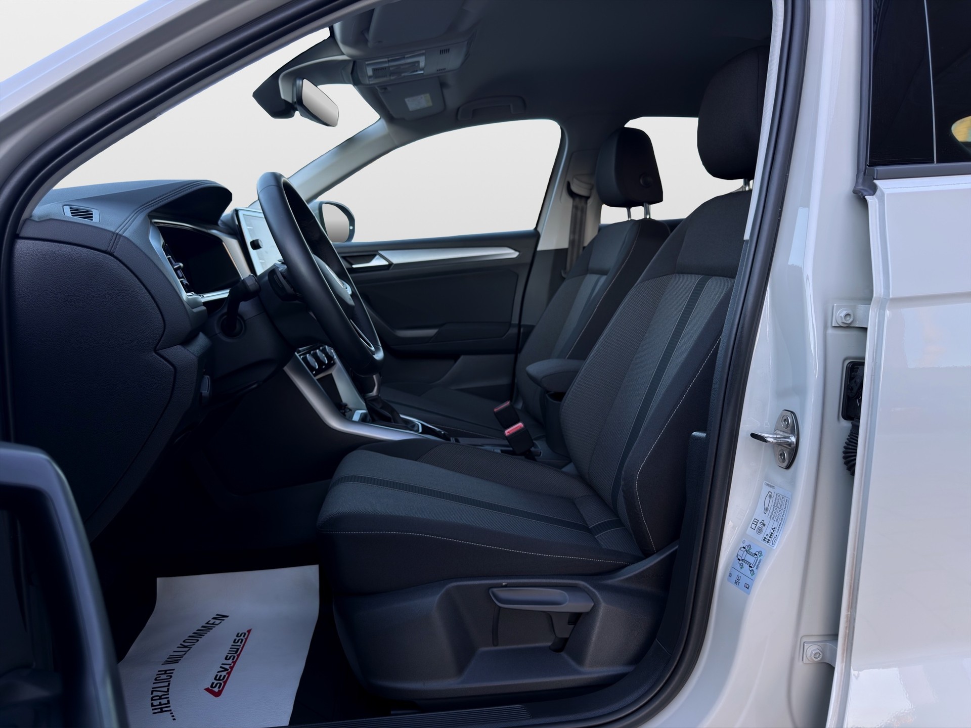VW T-Roc 1.5 TSI EVO Life United DSG*Ab MFK,1 Jahr oder 20'000km Garantie auf Motor und Getriebe*-image-6
