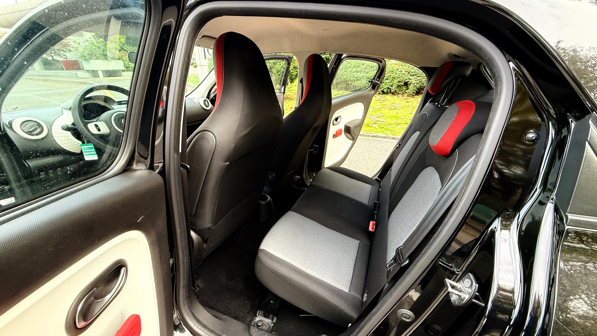 RENAULT Twingo 1.0 Life-image-11