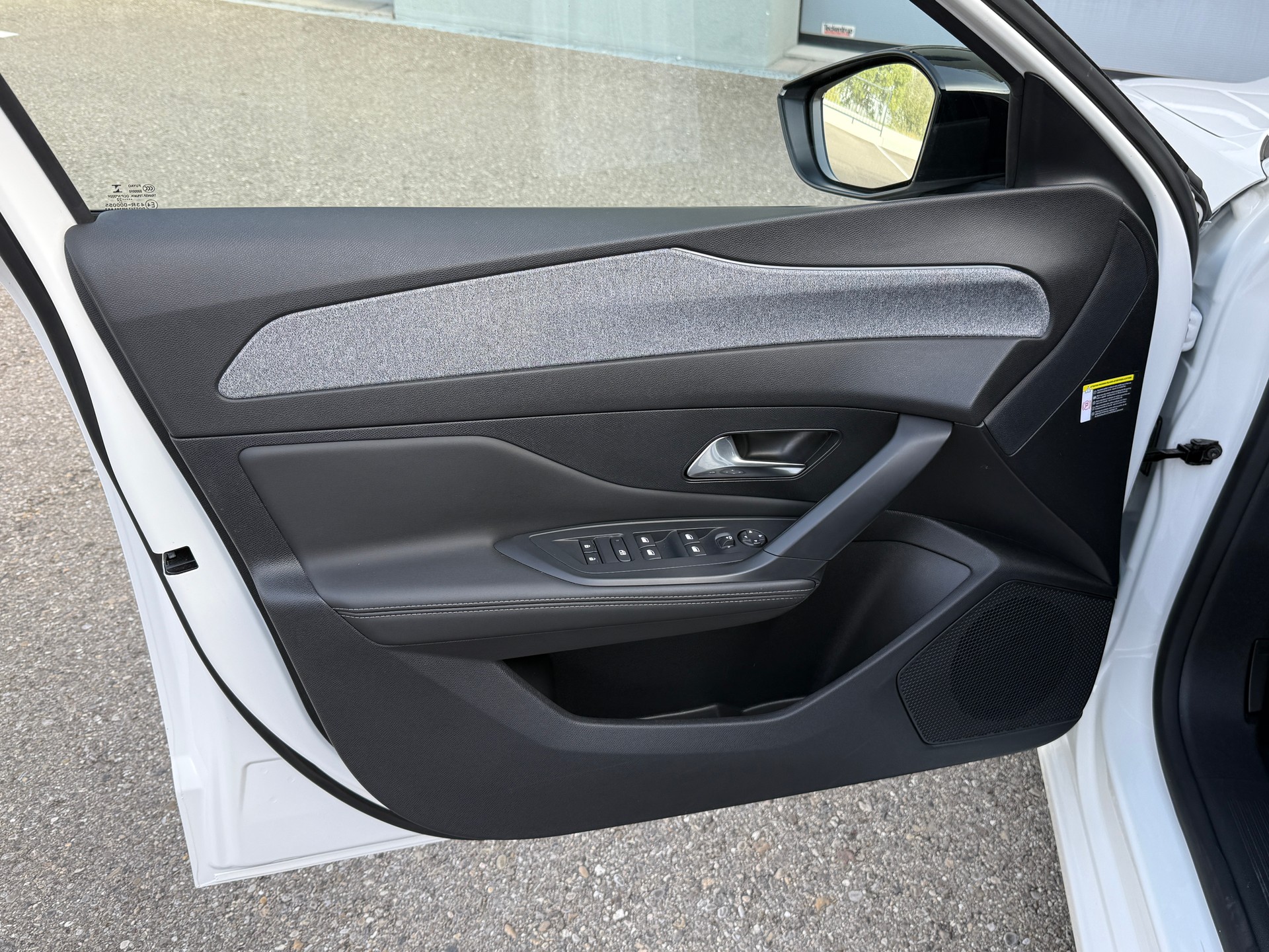 PEUGEOT 308 SW 1.5 BlueHDI Allure EAT8 mit Anhängerkupplung-image-16