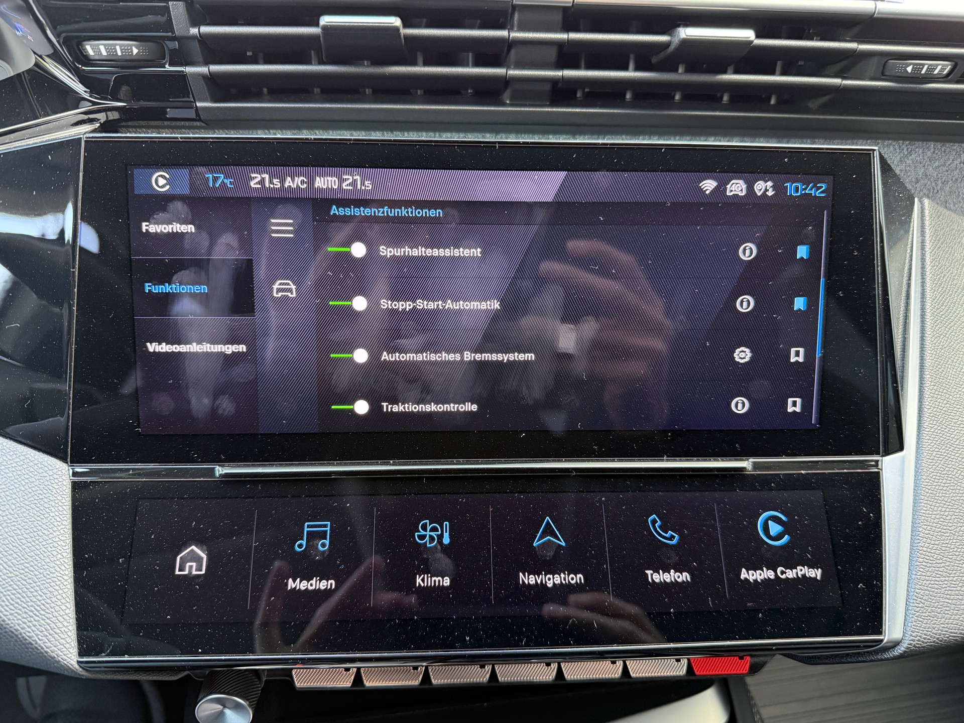 PEUGEOT 308 SW 1.5 BlueHDI Allure EAT8 mit Anhängerkupplung-image-23