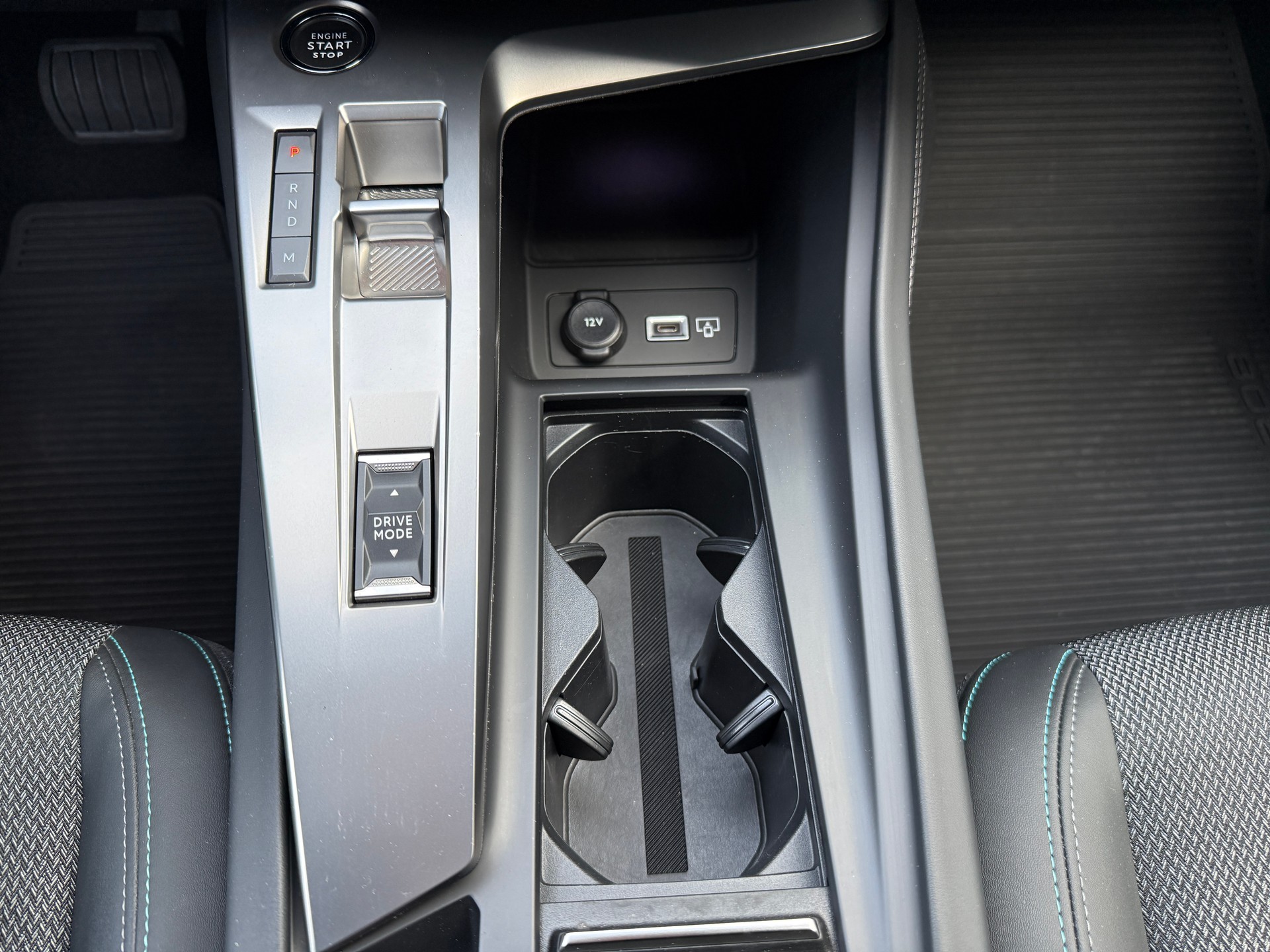 PEUGEOT 308 SW 1.5 BlueHDI Allure EAT8 mit Anhängerkupplung-image-20