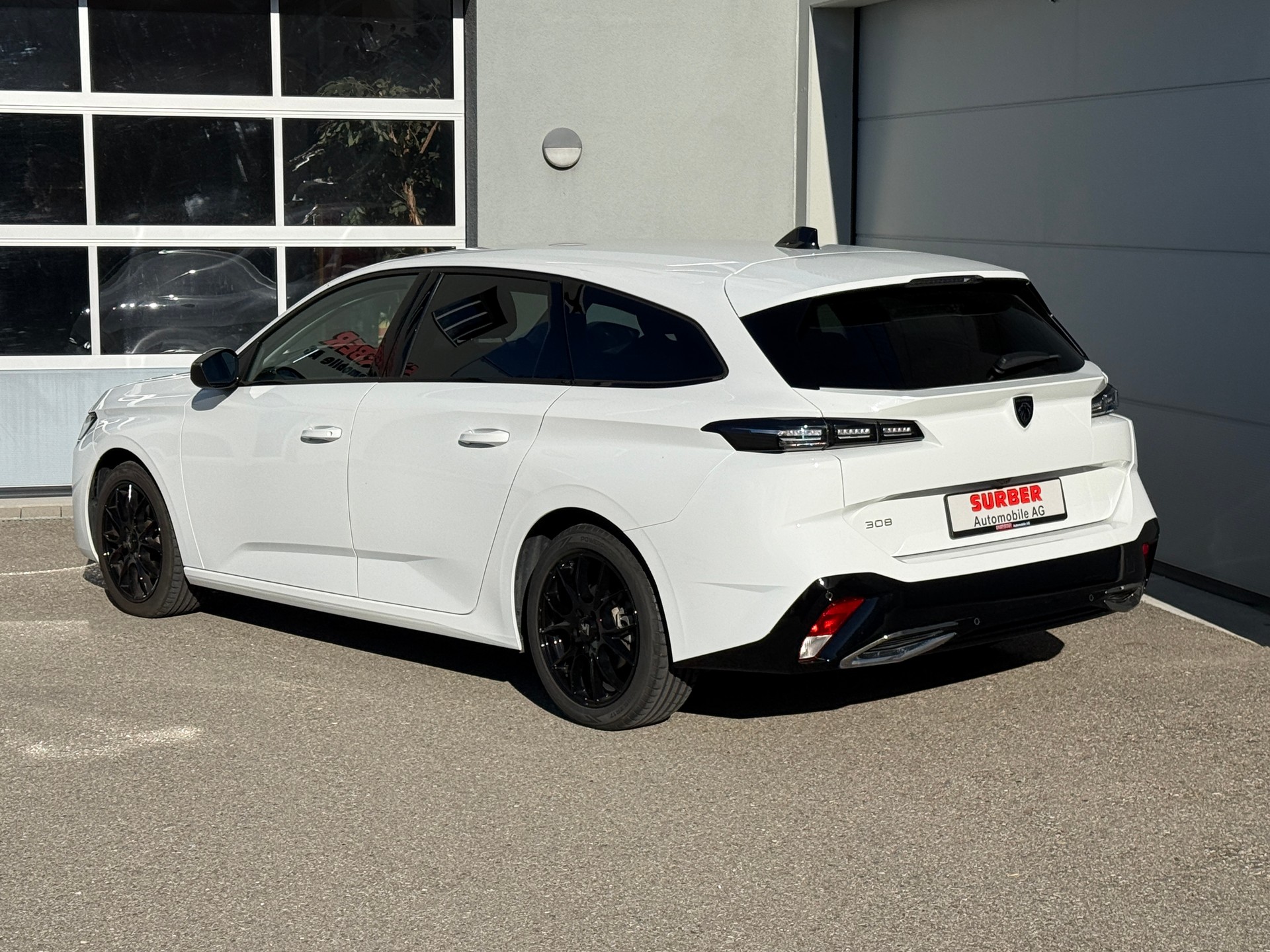 PEUGEOT 308 SW 1.5 BlueHDI Allure EAT8 mit Anhängerkupplung-image-2