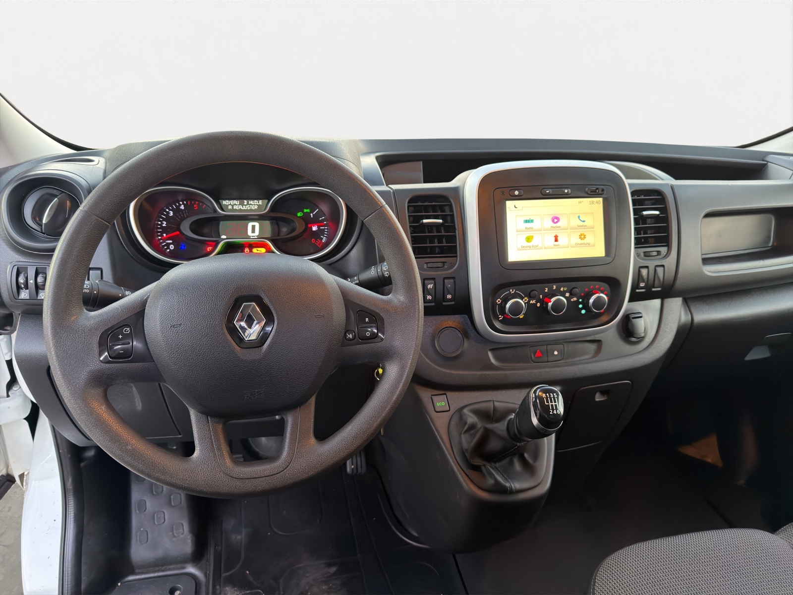 RENAULT Trafic 2.0 Energy dCi 120 3.0t Business L2H1-image-10