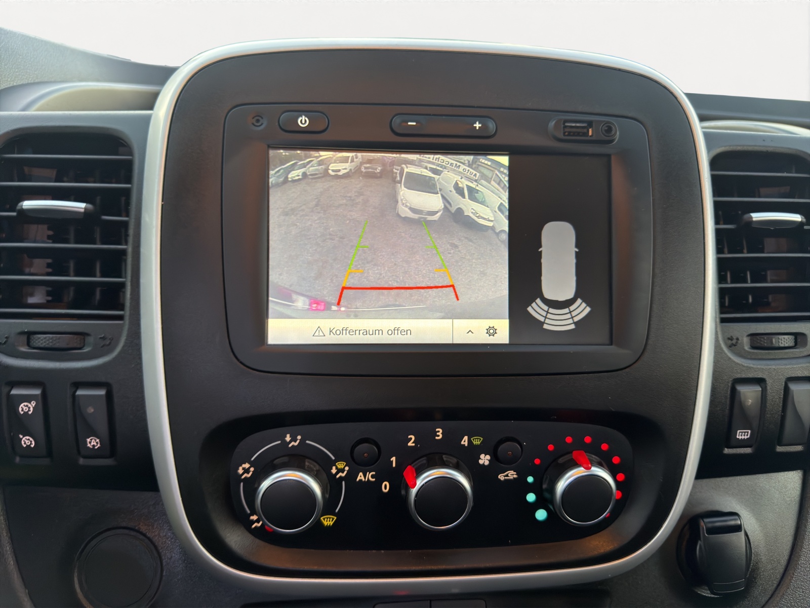 RENAULT Trafic 2.0 Energy dCi 120 3.0t Business L2H1-image-12