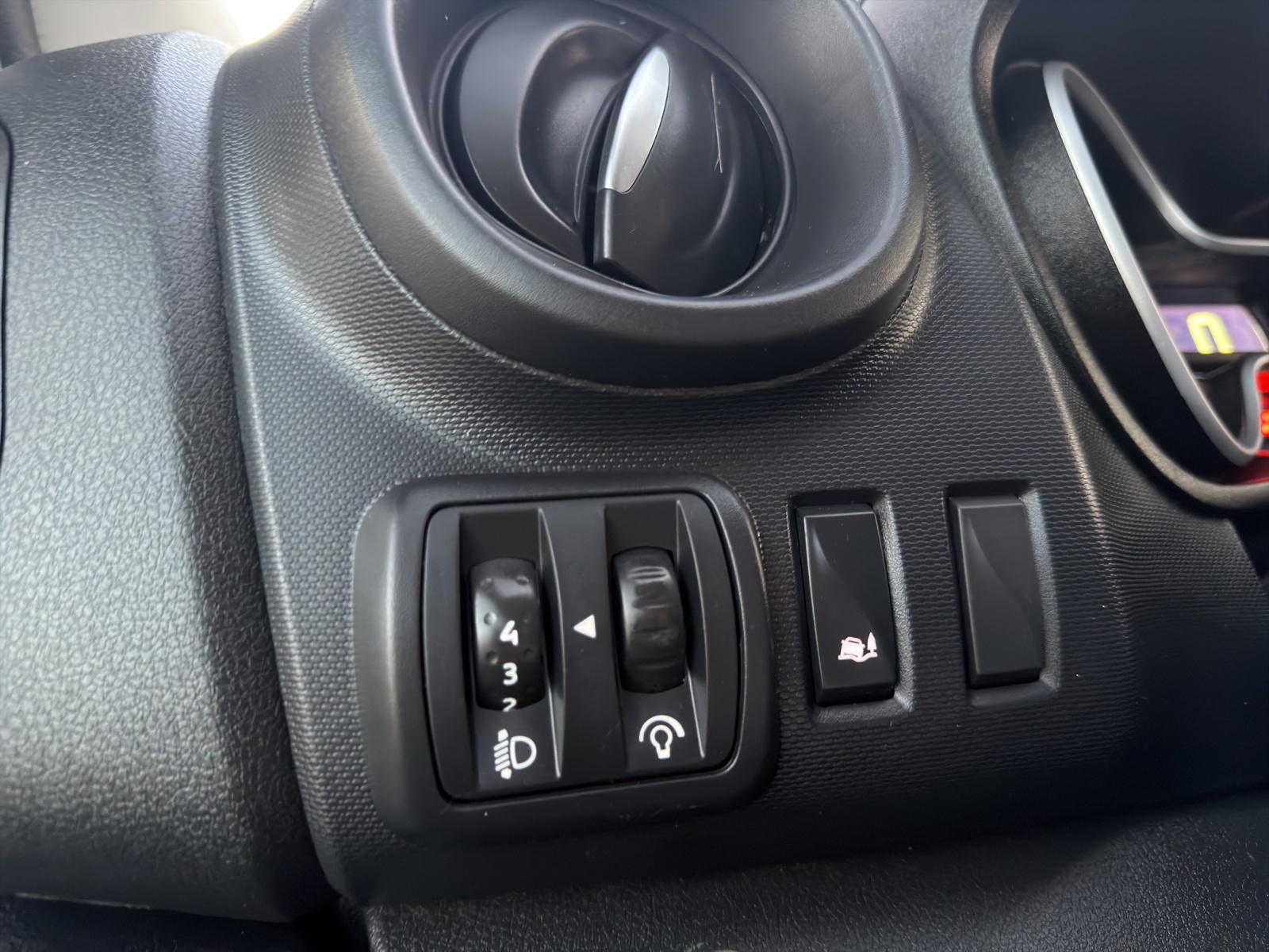 RENAULT Trafic 2.0 Energy dCi 120 3.0t Business L2H1-image-24