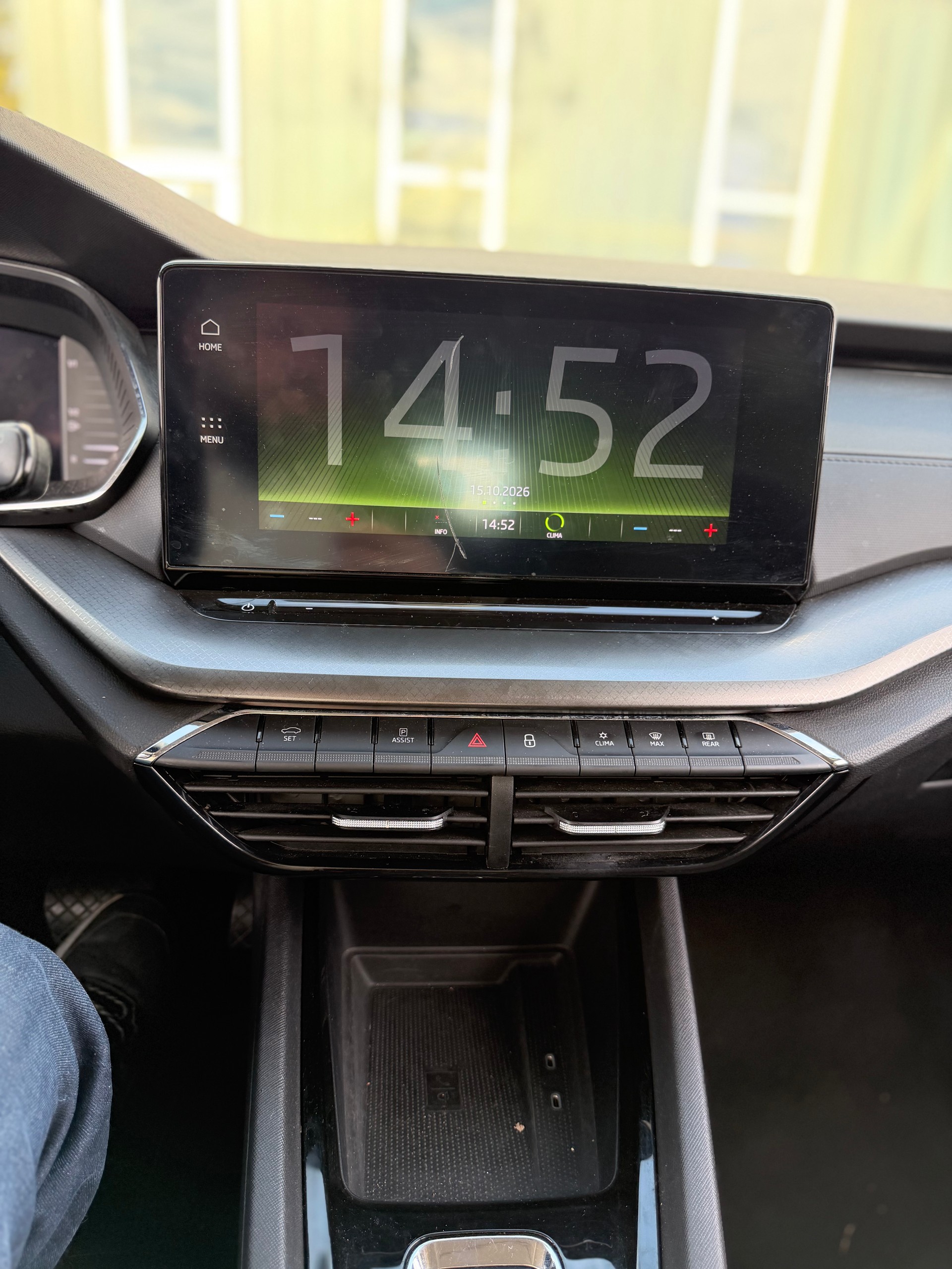 SKODA Octavia Combi 2.0 TDI DSG Ambition-image-14