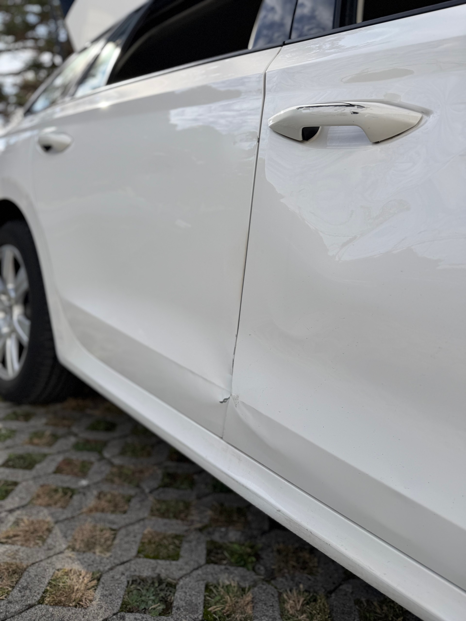 SKODA Octavia Combi 2.0 TDI DSG Ambition-image-9