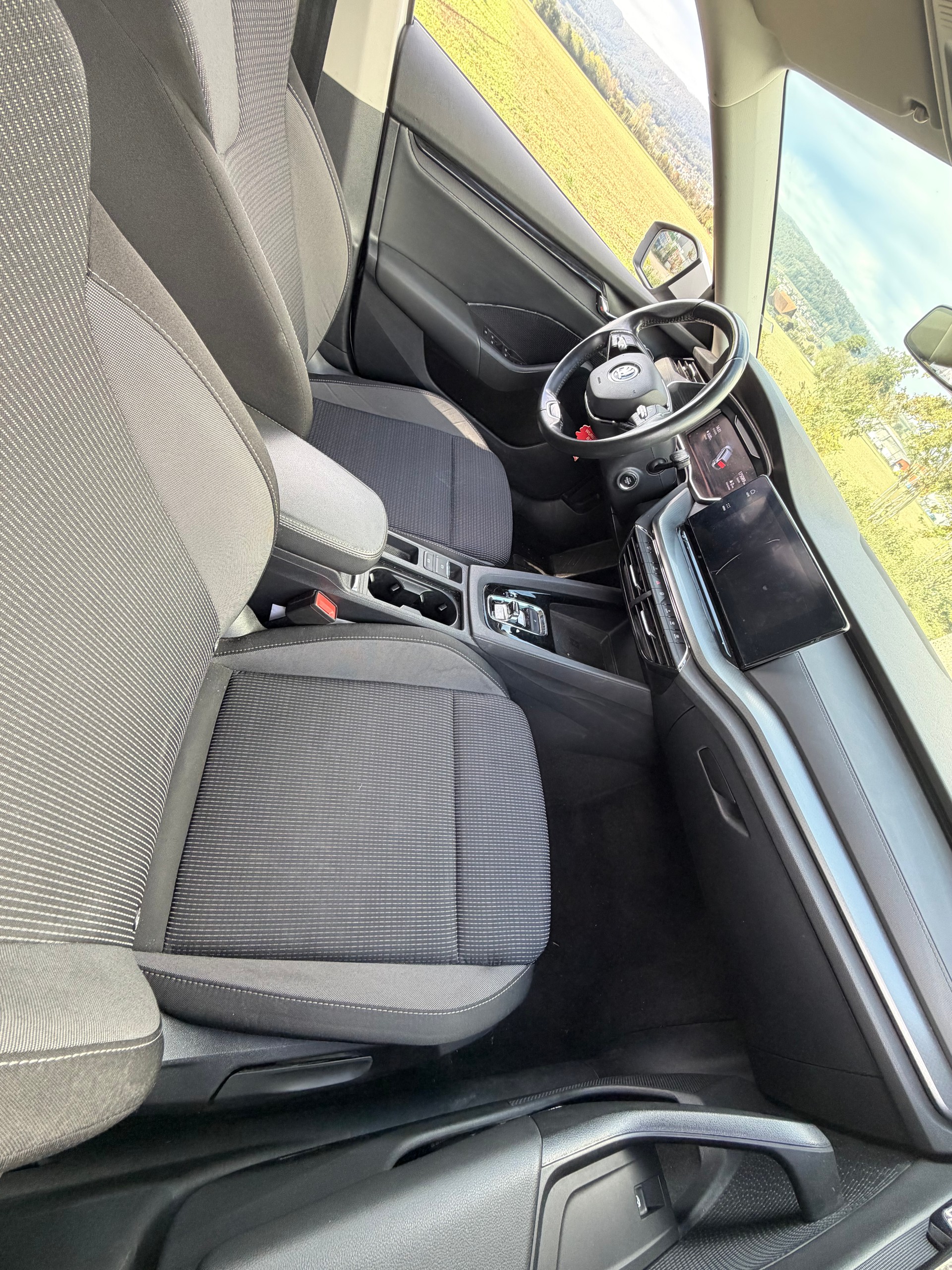 SKODA Octavia Combi 2.0 TDI DSG Ambition-image-11