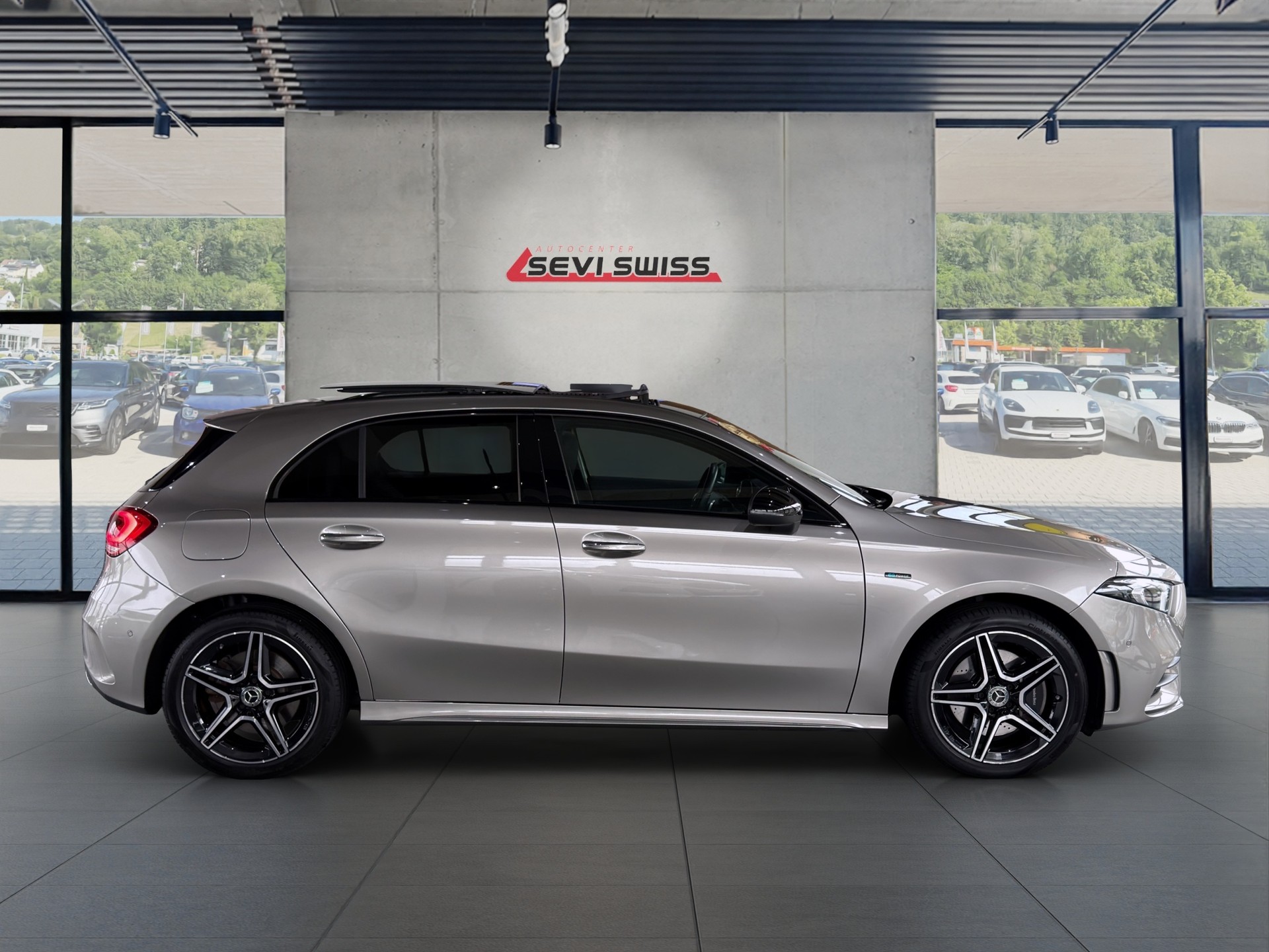 MERCEDES-BENZ A 250e AMG Line 8G-DCT*Frisch ab MFK,1 Jahr oder 20'000km Garantie auf Motor und Getriebe*-image-1