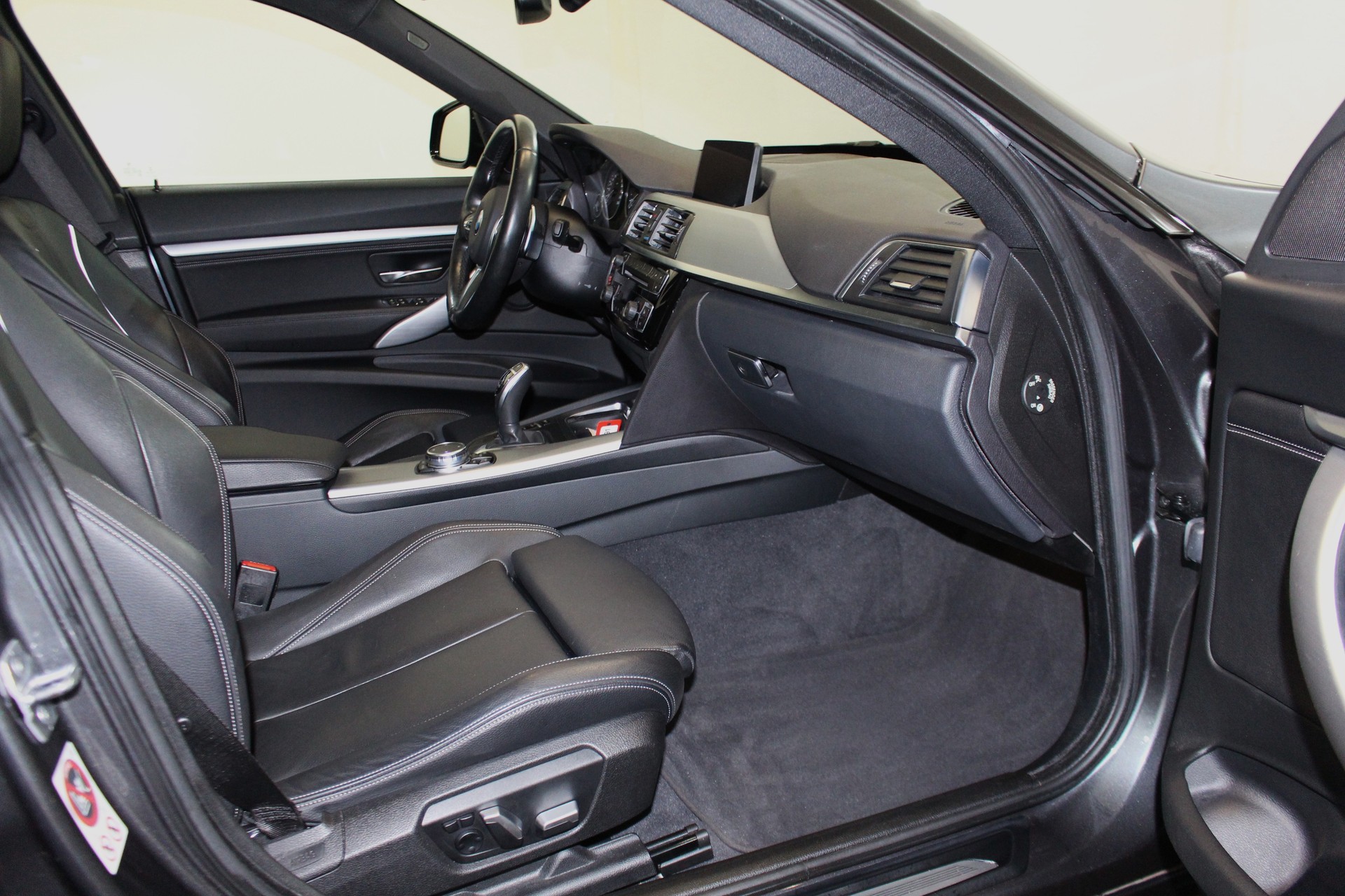 BMW 330i xDrive SAG Gran Turismo-image-10