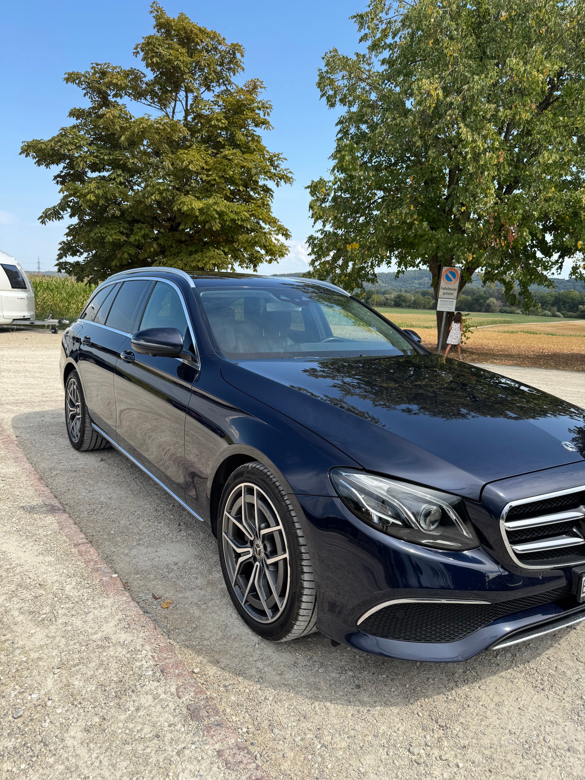 MERCEDES-BENZ E 220 d Exclusive 4matic-image-3