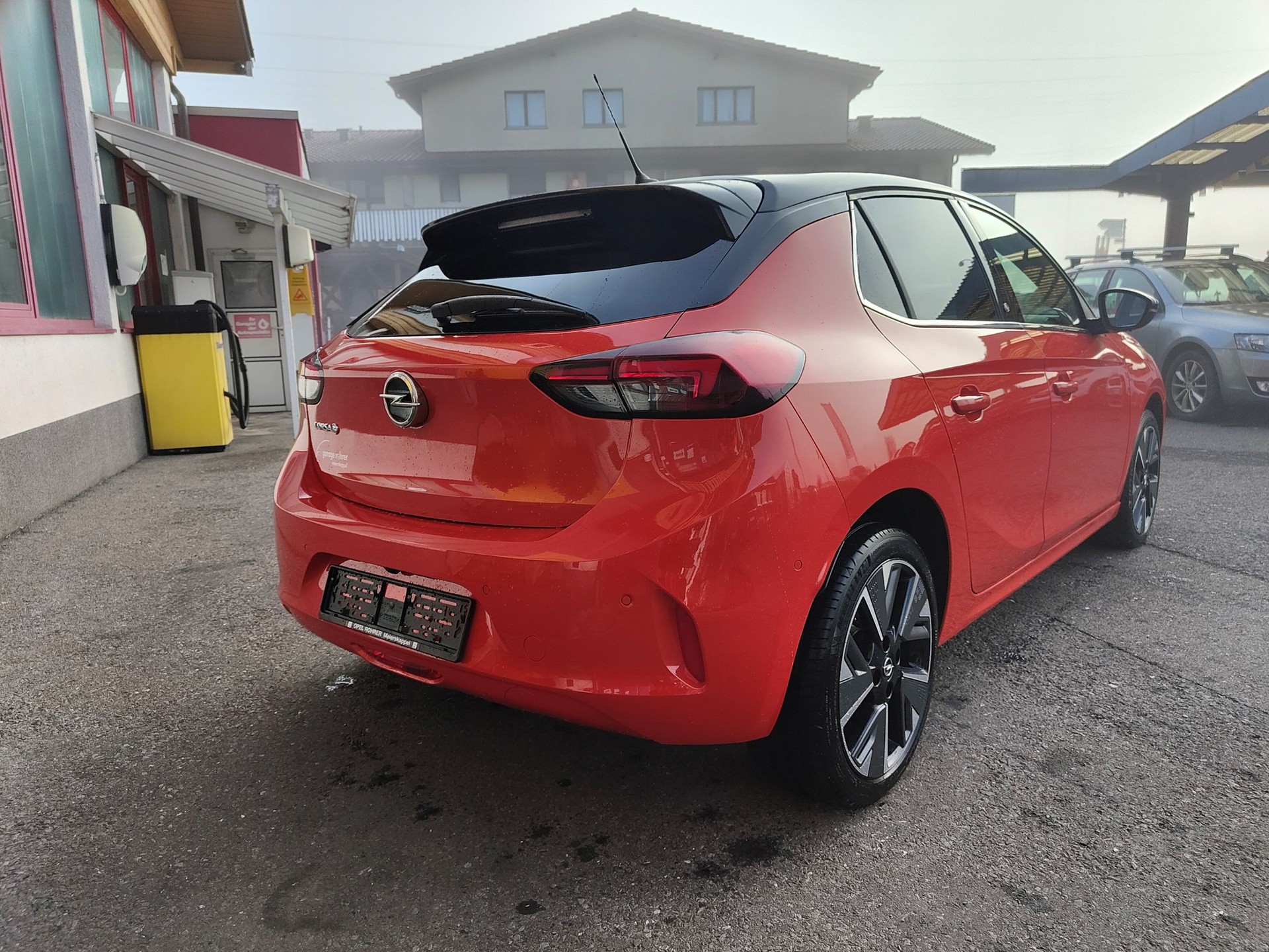 OPEL Corsa e-Elegance-image-2