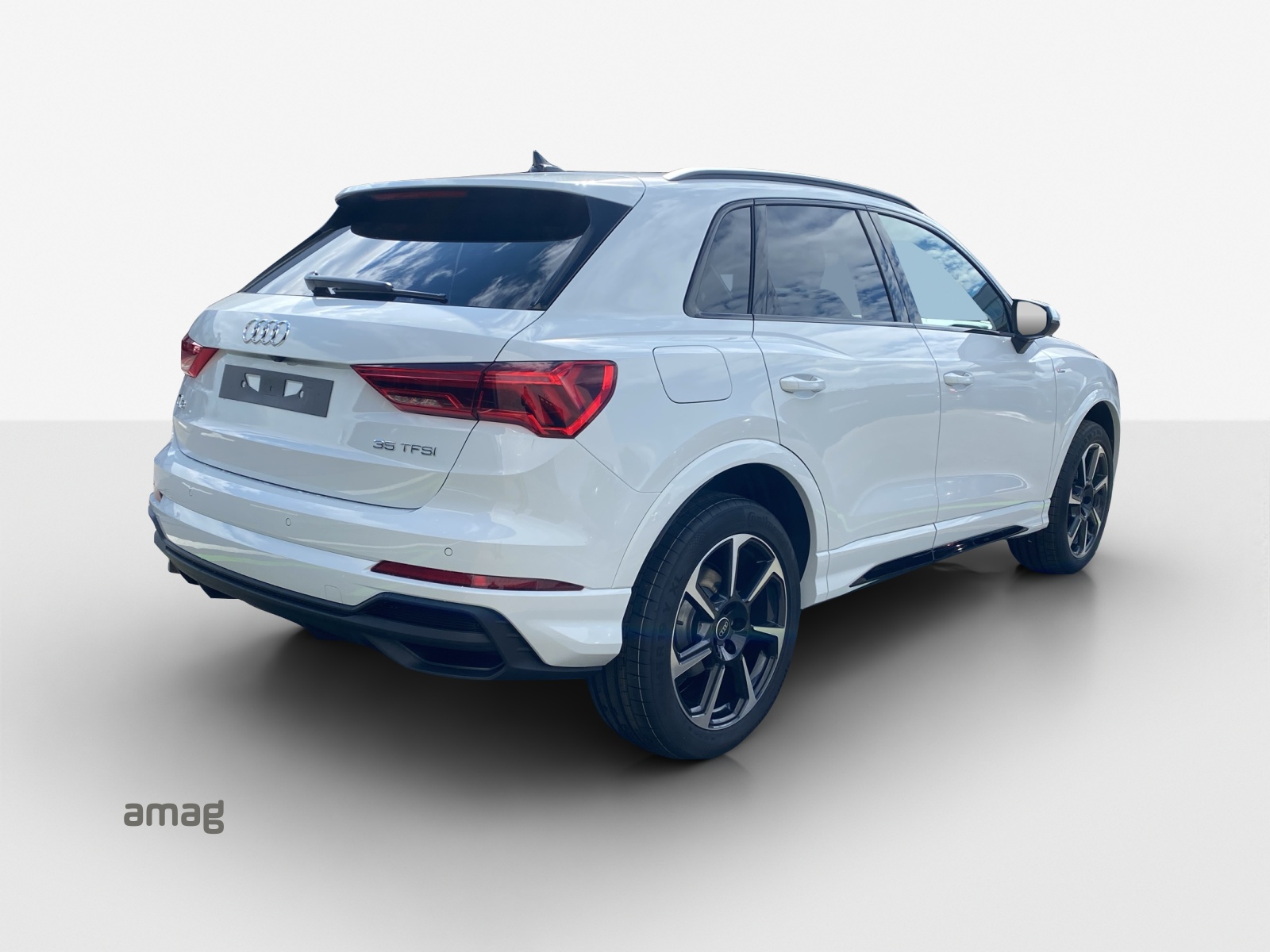 AUDI Q3 35 TFSI S line S-tronic-image-4