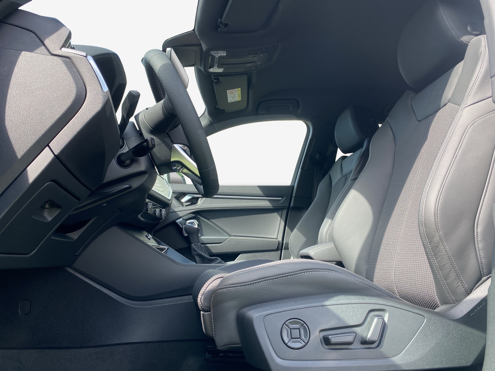 AUDI Q3 35 TFSI S line S-tronic-image-7