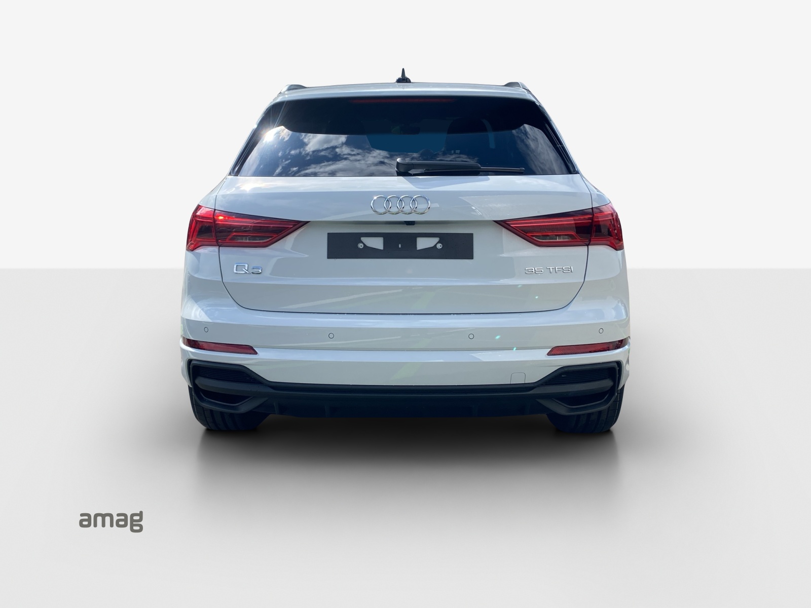 AUDI Q3 35 TFSI S line S-tronic-image-3