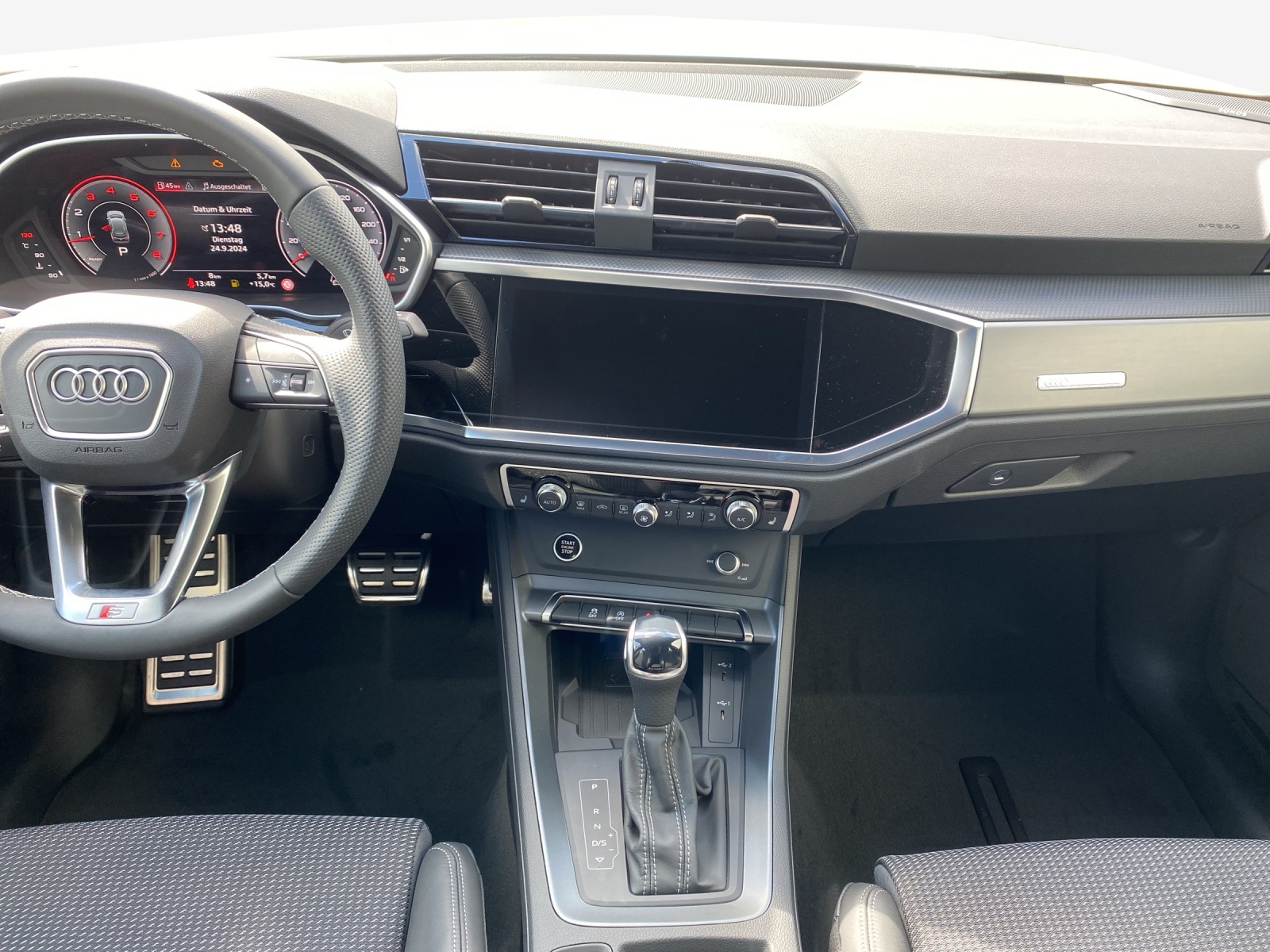 AUDI Q3 35 TFSI S line S-tronic-image-10