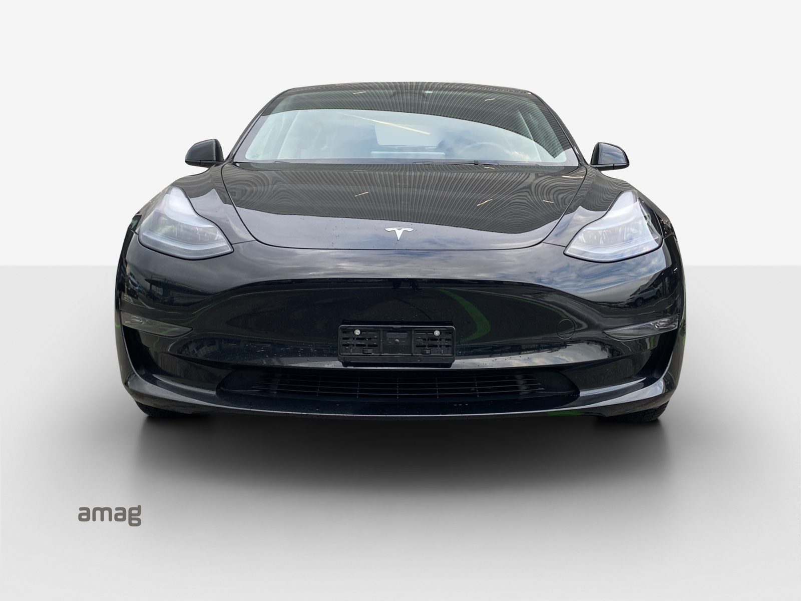 TESLA Model 3-image-7