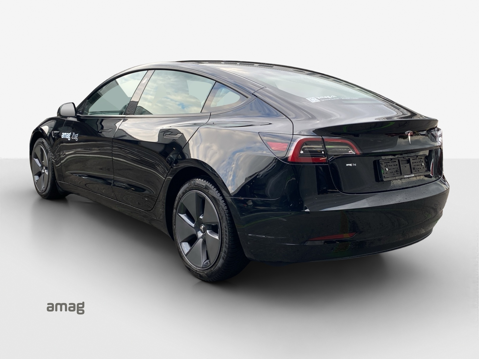 TESLA Model 3-image-2