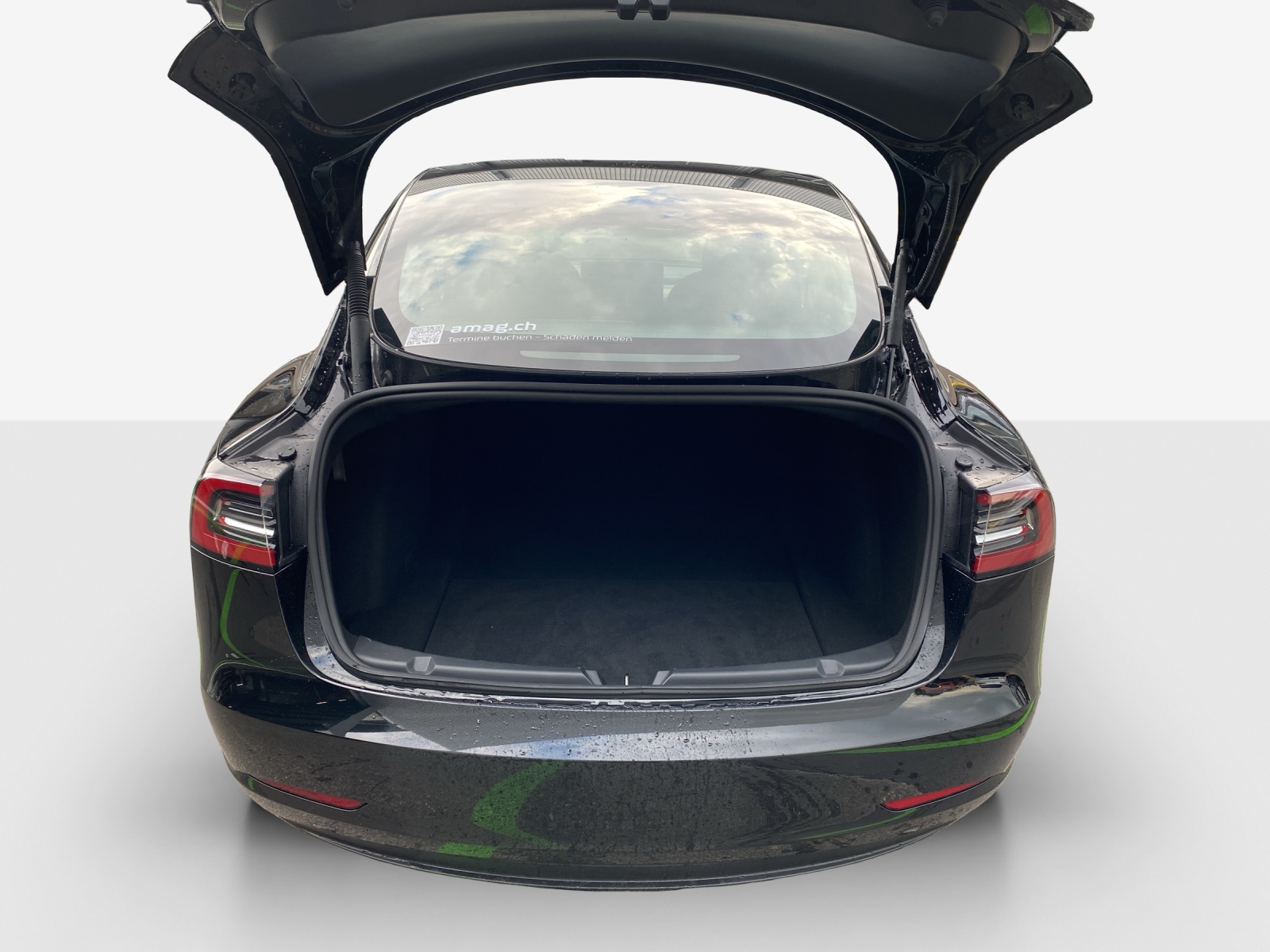 TESLA Model 3-image-13