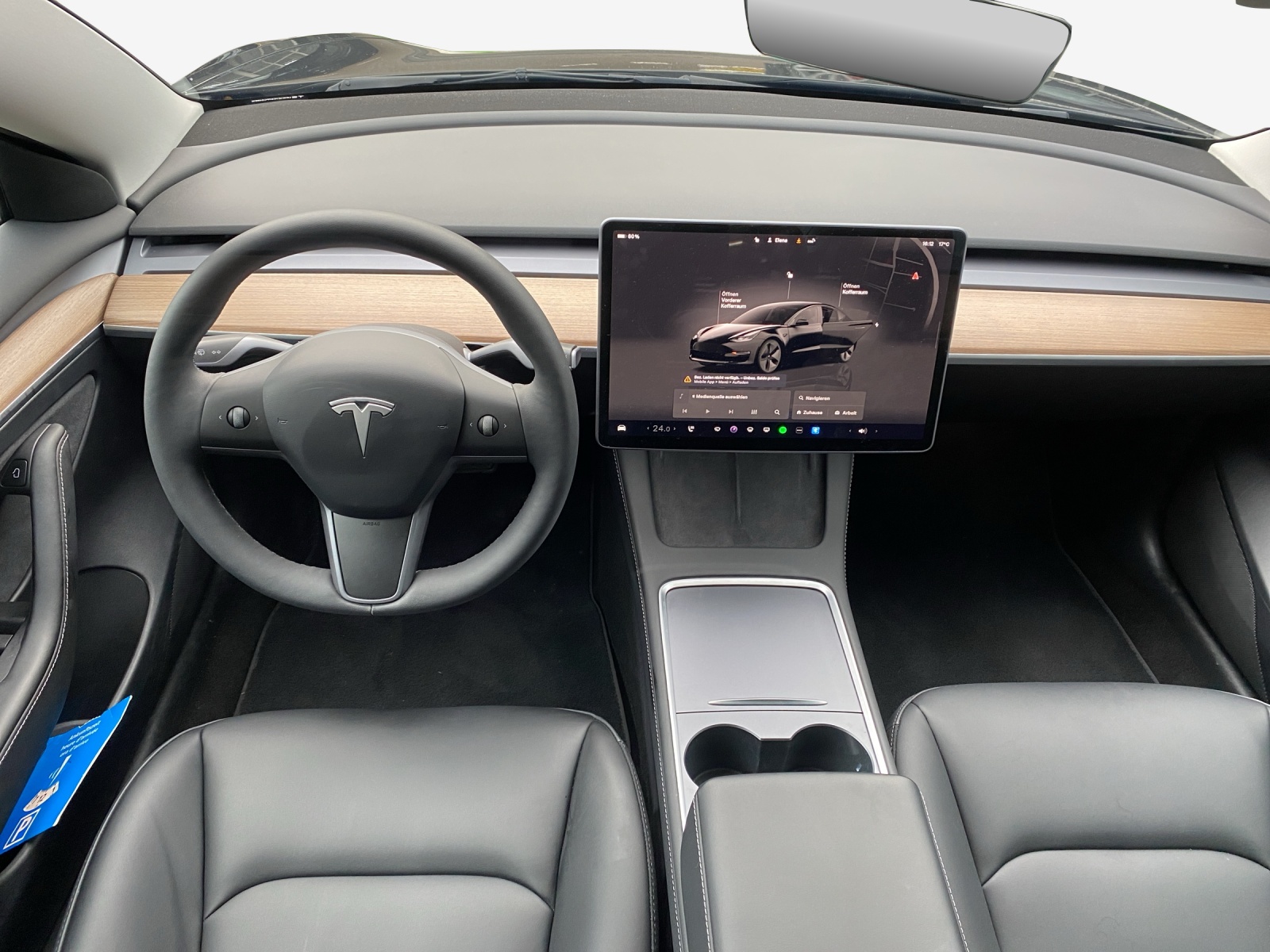 TESLA Model 3-image-9