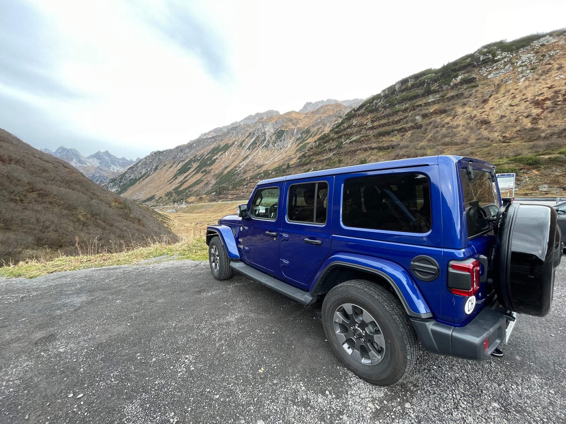JEEP Wrangler Unli. Sahara mit Werksgarantie bis 2027-image-6