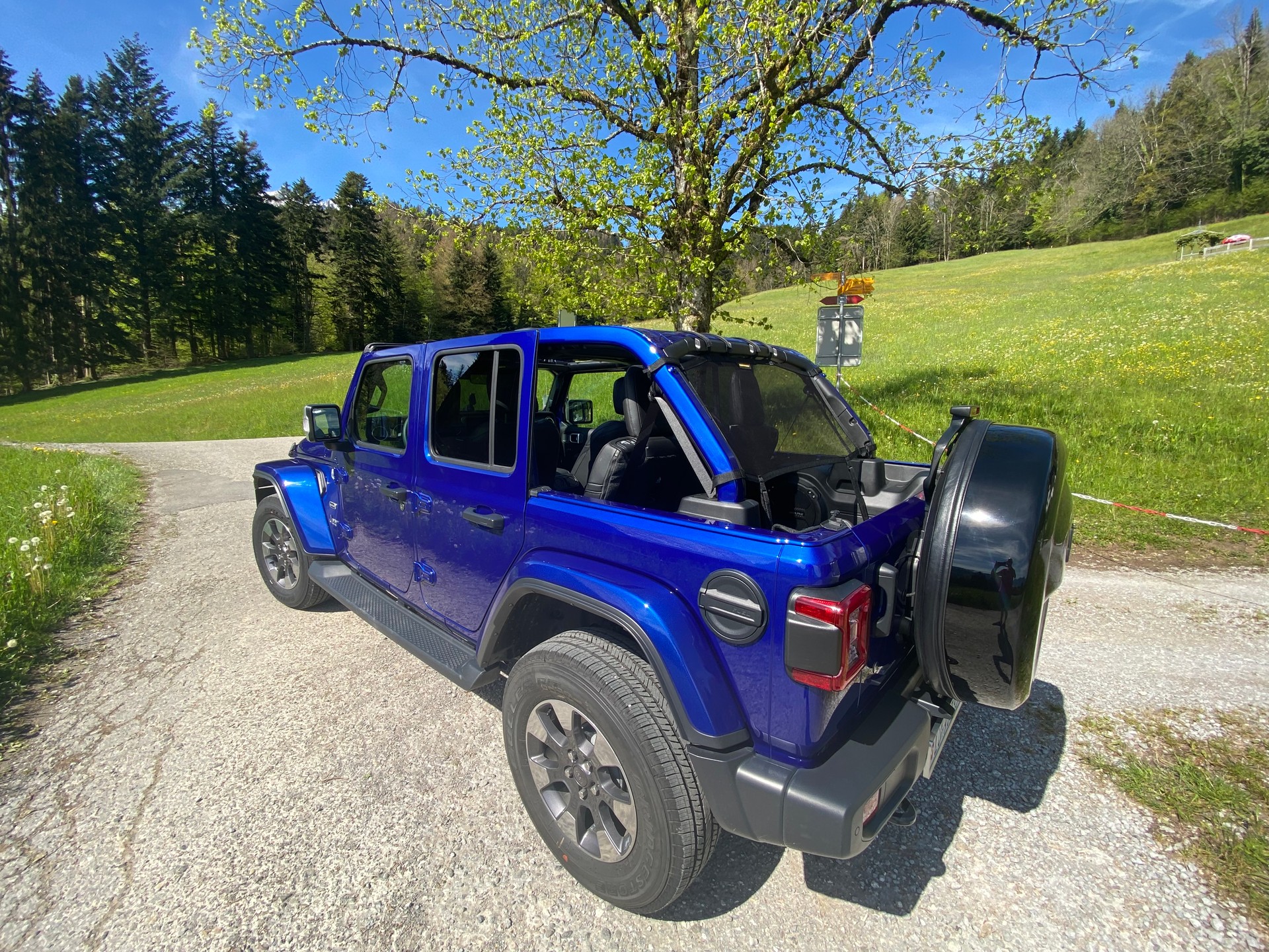 JEEP Wrangler Unli. Sahara mit Werksgarantie bis 2027-image-0