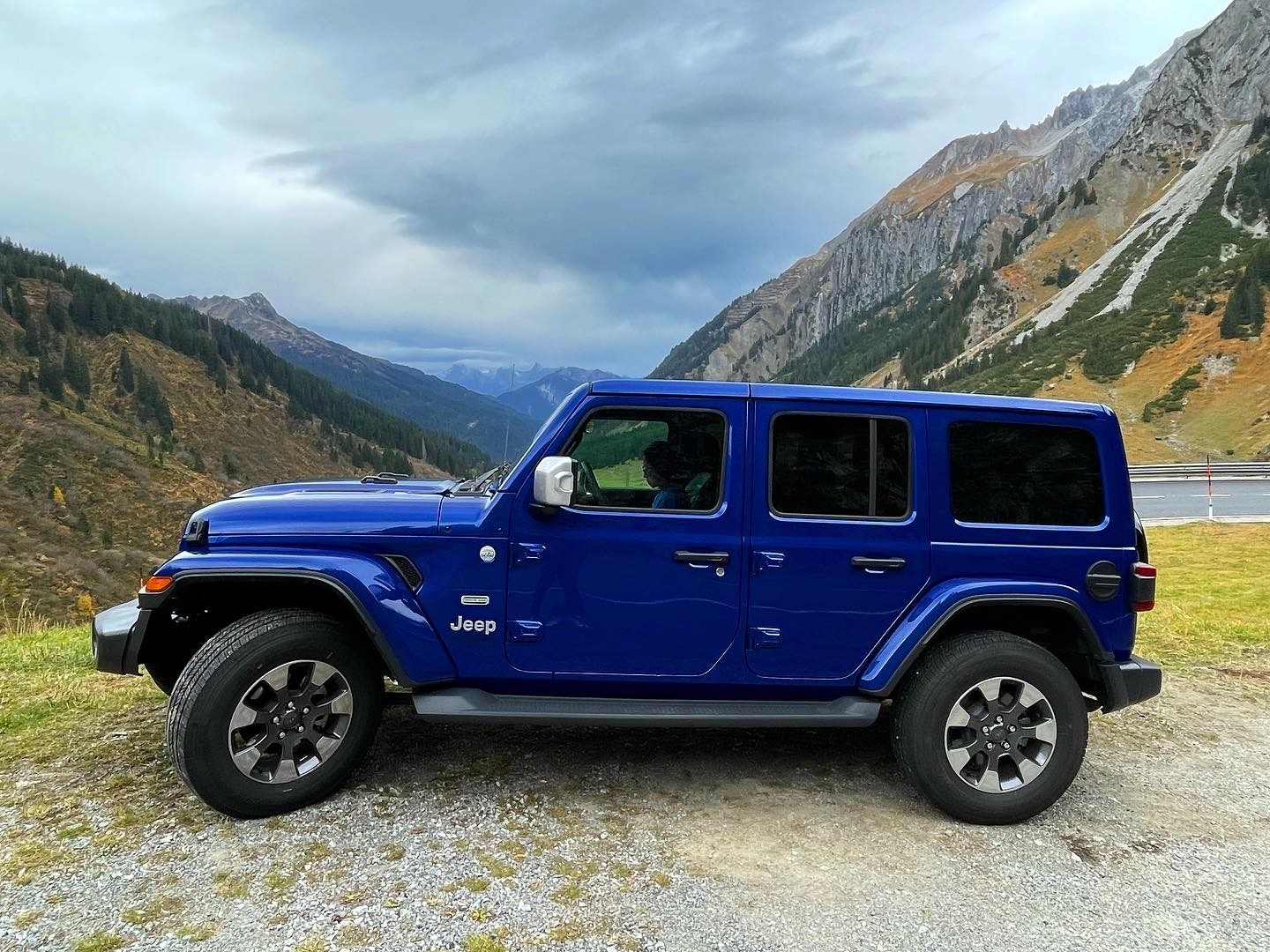 JEEP Wrangler Unli. Sahara mit Werksgarantie bis 2027-image-4