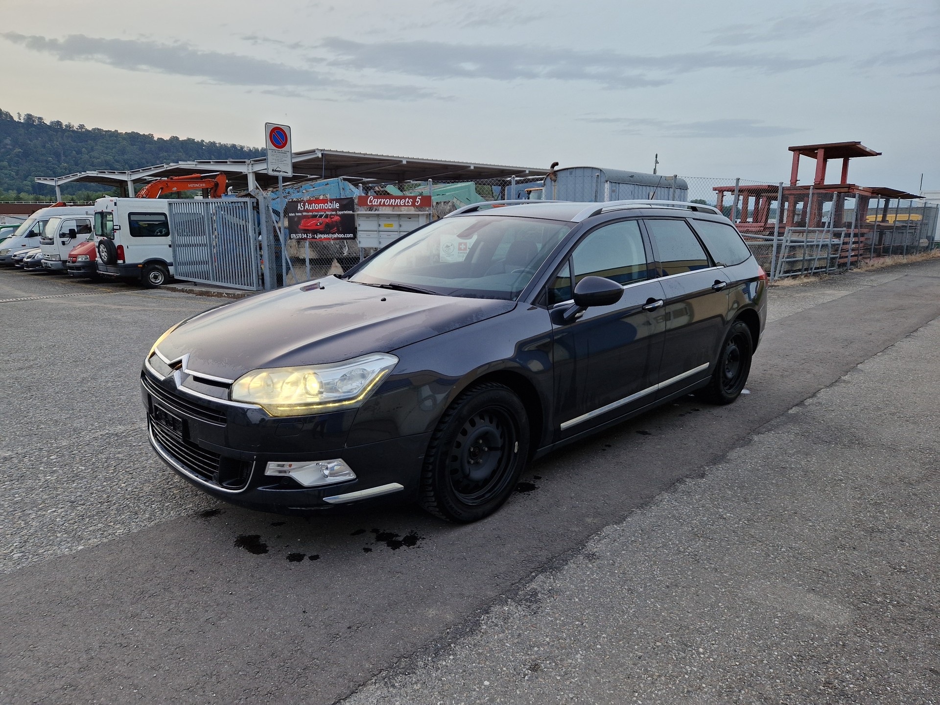 CITROEN C5 Tourer 1.6 Turbo Exclusive Automatic-image-4