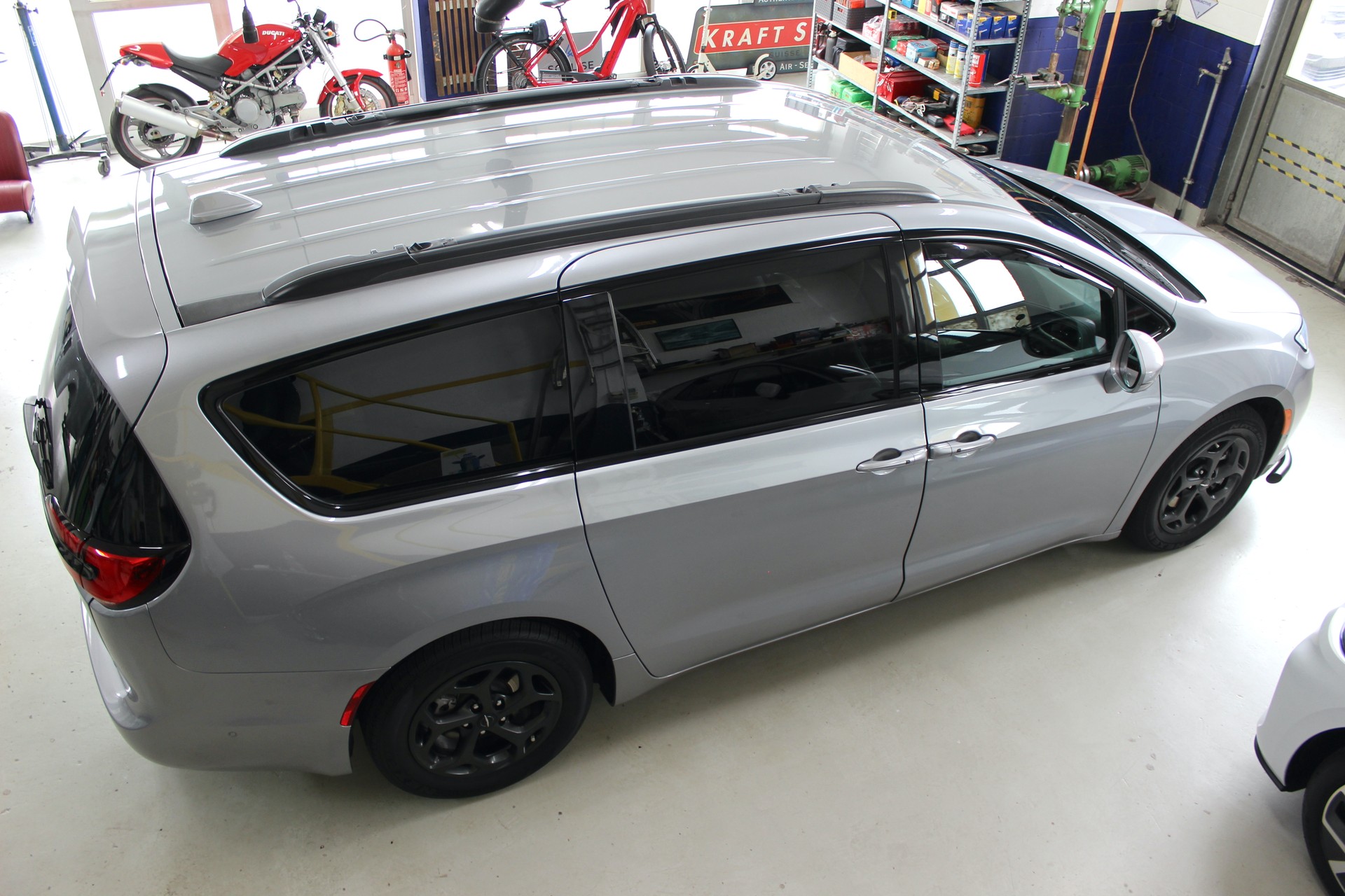 CHRYSLER Pacifica 3.6 V6 Plug-In HYBRID 💥 TOURING S 💥 TOP Ausstattung 💥 Lieferung möglich-showroom-element-1