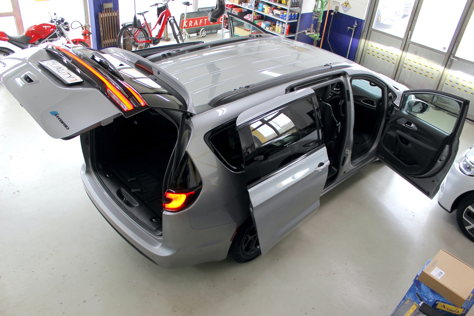 CHRYSLER Pacifica 3.6 V6 Plug-In HYBRID 💥 TOURING S 💥 TOP Ausstattung 💥 Lieferung möglich-image-15