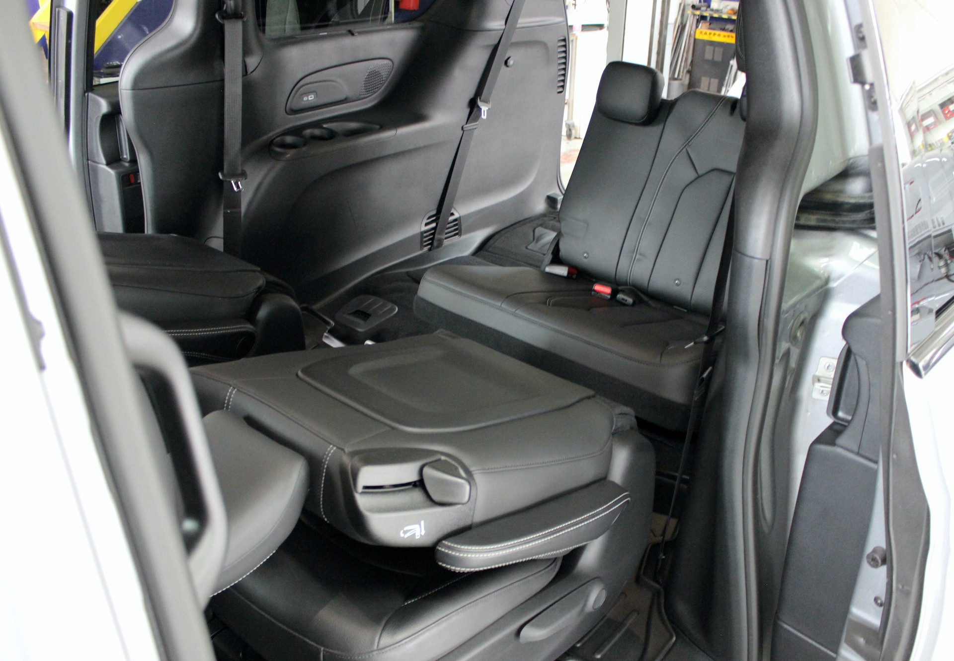 CHRYSLER Pacifica 3.6 V6 Plug-In HYBRID 💥 TOURING S 💥 TOP Ausstattung 💥 Lieferung möglich-image-28