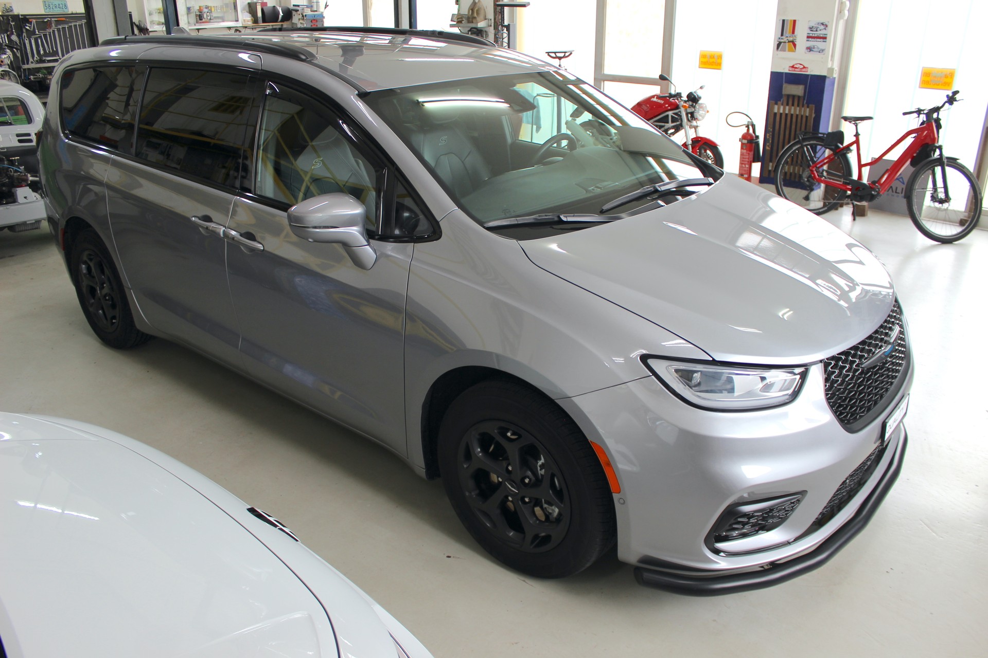 CHRYSLER Pacifica 3.6 V6 Plug-In HYBRID 💥 TOURING S 💥 TOP Ausstattung 💥 Lieferung möglich