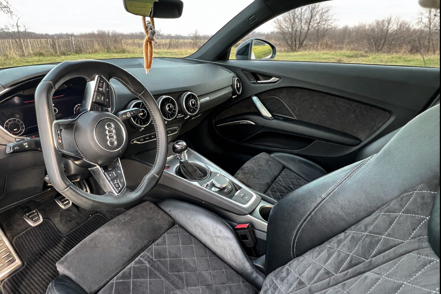 AUDI TTS Coupé 2.0 TFSI quattro-image-4