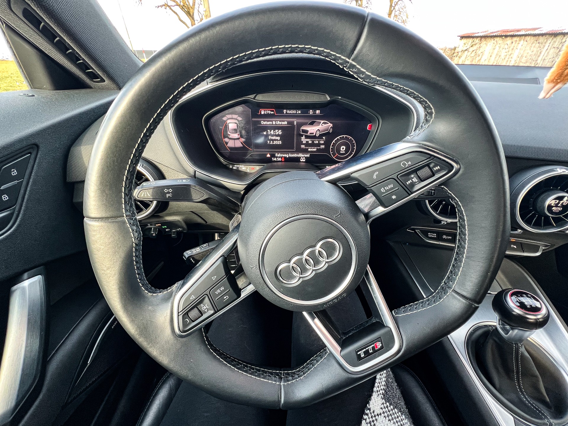 AUDI TTS Coupé 2.0 TFSI quattro-image-5