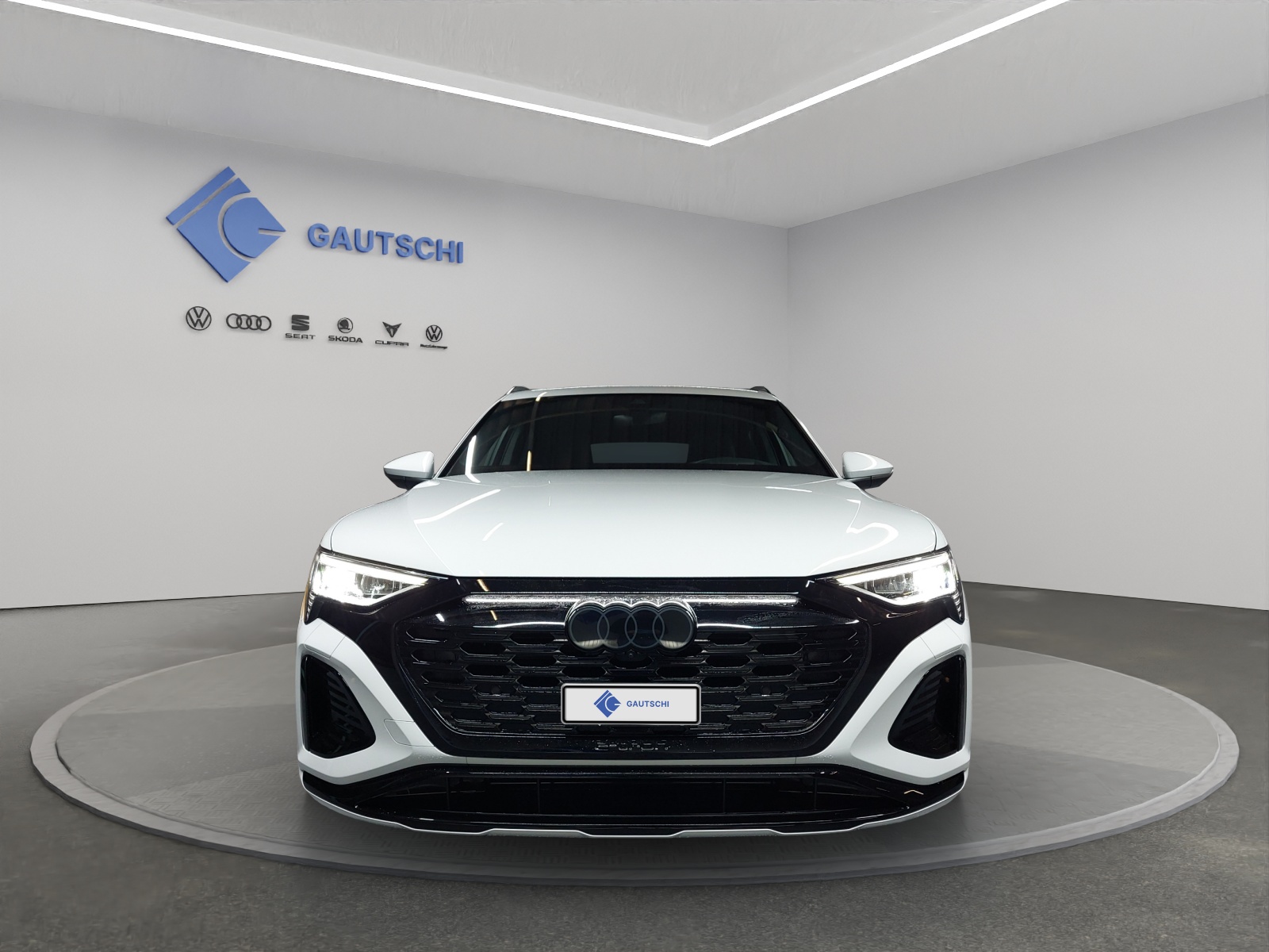 AUDI Q8 Sportback 50 e-tron S line quattro-image-4