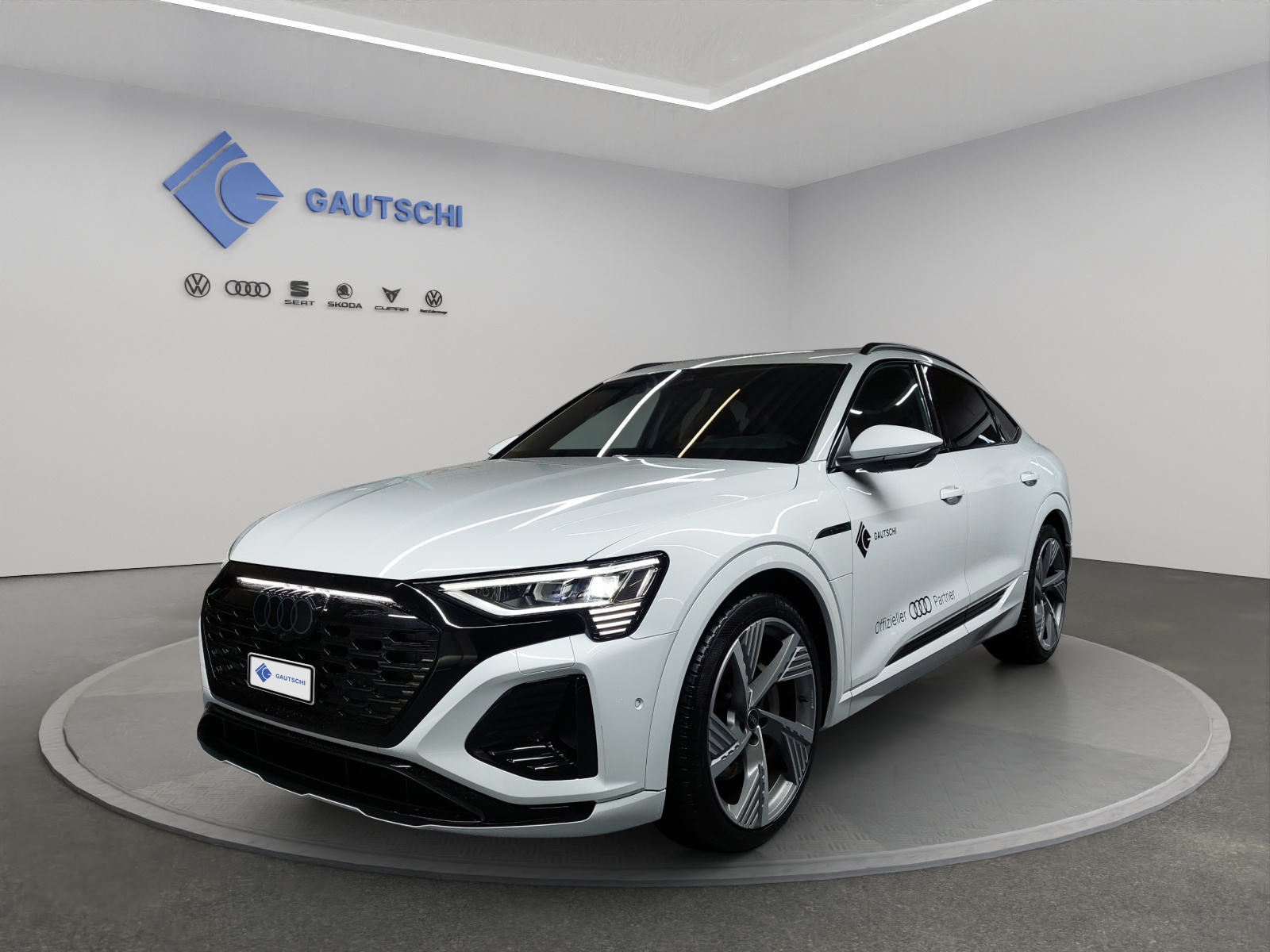 AUDI Q8 Sportback 50 e-tron S line quattro-image-0