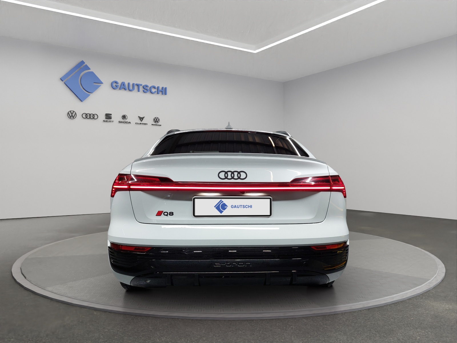 AUDI Q8 Sportback 50 e-tron S line quattro-image-3