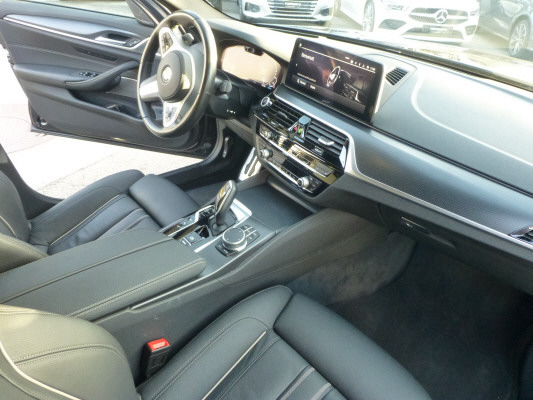 BMW 530e xDrive M Sport-image-13