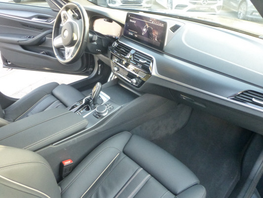 BMW 530e xDrive M Sport-image-10