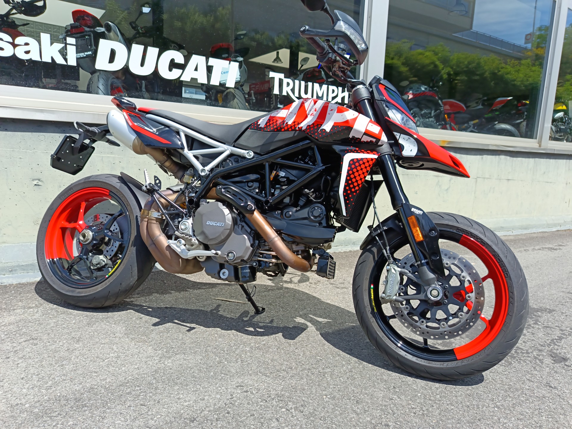 DUCATI Hypermotard 950 RVE-showroom-element-1